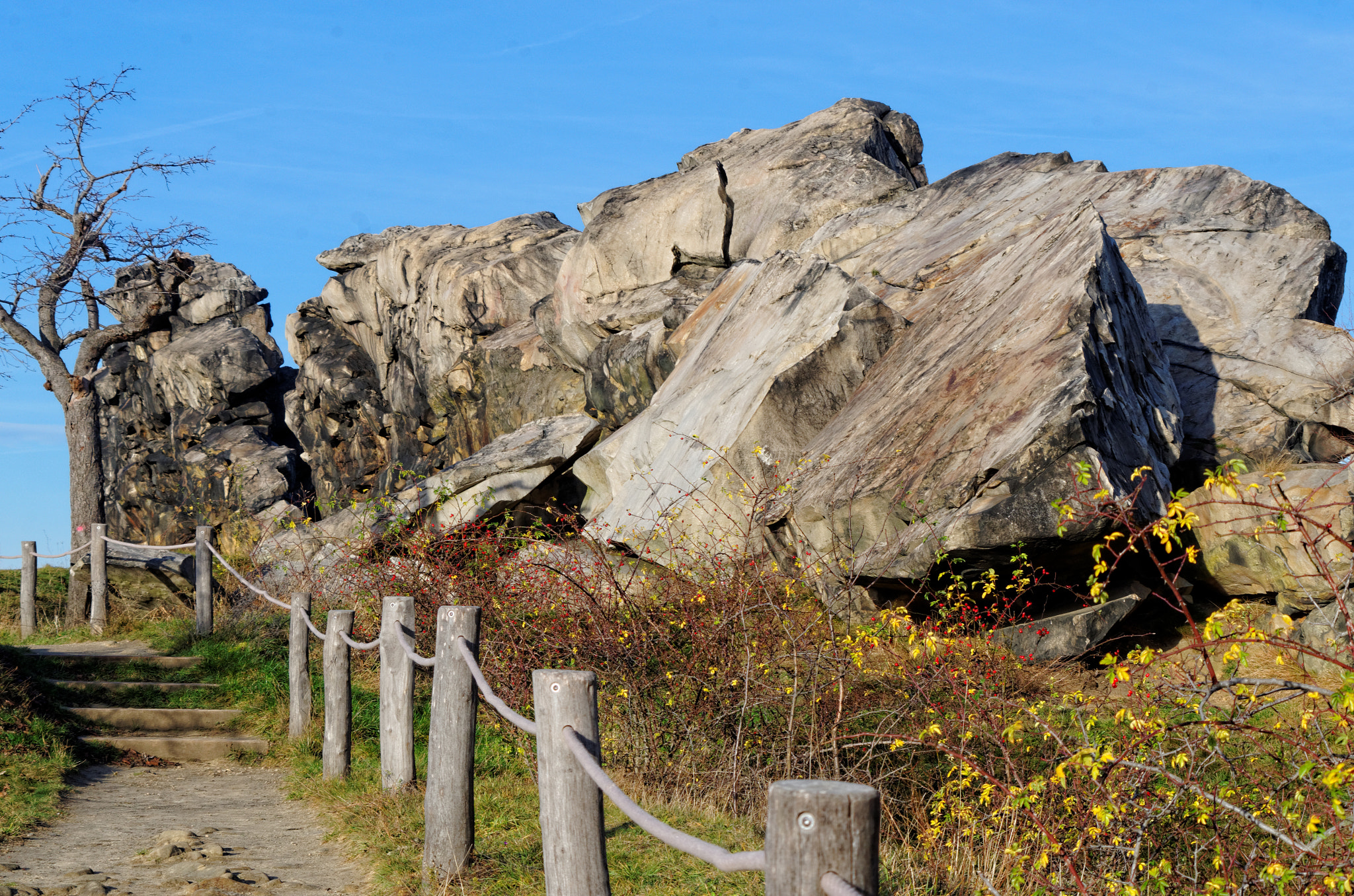 smc PENTAX-DA L 55-300mm F4-5.8 ED sample photo. Ascent to devils wall photography
