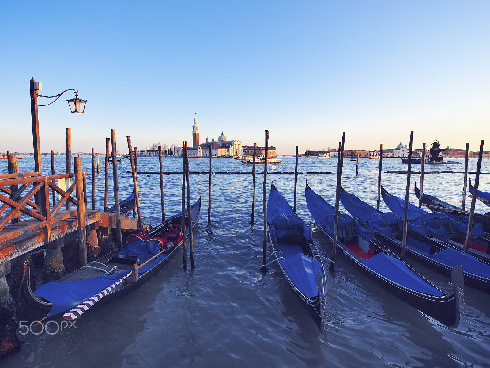 Olympus Zuiko Digital ED 9-18mm F4.0-5.6 sample photo. Gondolas in venice photography