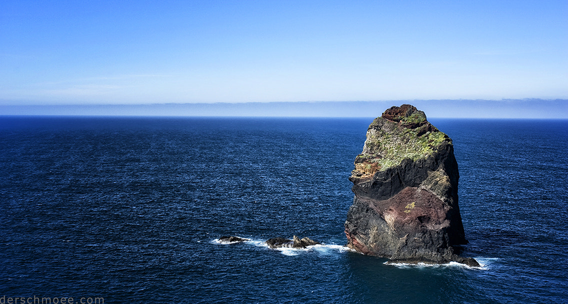 Canon EF 16-35mm F2.8L USM sample photo. Blue sea in madeira photography