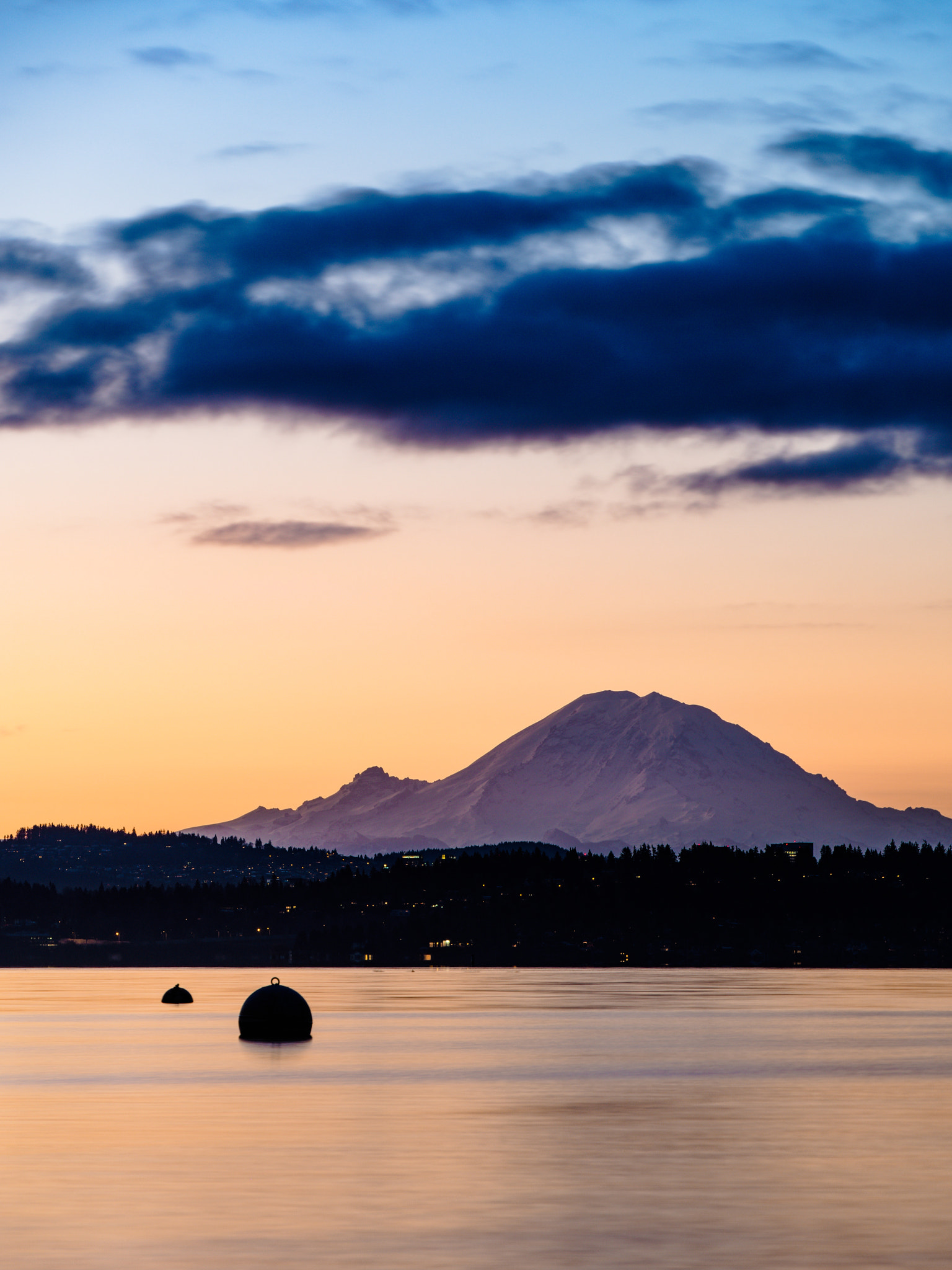 Panasonic Lumix G X Vario 35-100mm F2.8 OIS sample photo. Mt. rainier sunrise photography