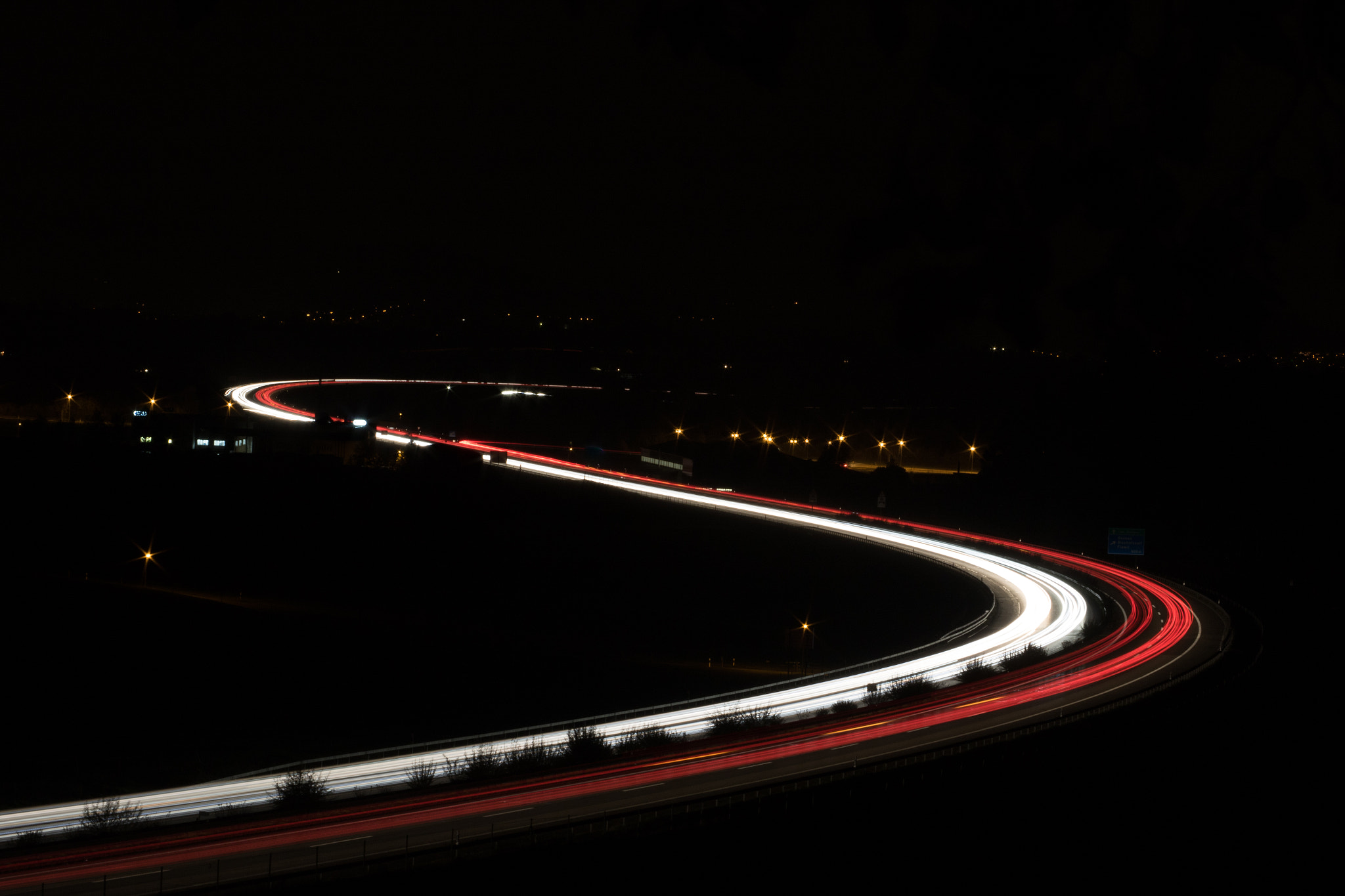 Canon EF 28-135mm F3.5-5.6 IS USM sample photo. Freeway by night photography