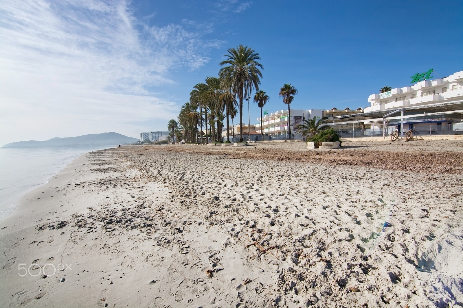 AF Zoom-Nikkor 35-70mm f/3.3-4.5 N sample photo. Dreamy soft winter beach photography