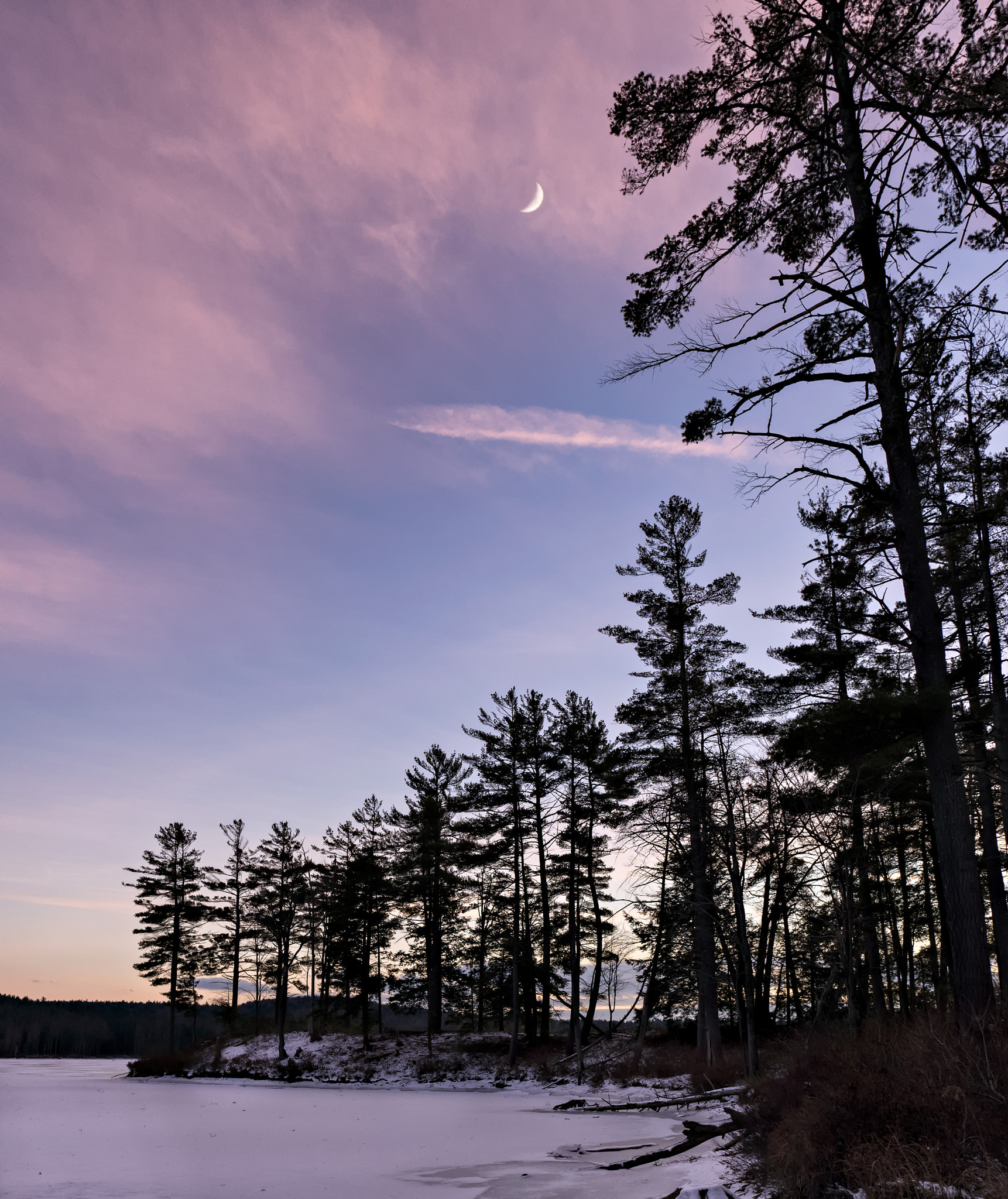 Sony a7 + Sony Sonnar T* E 24mm F1.8 ZA sample photo. Crescent in pink and blue photography