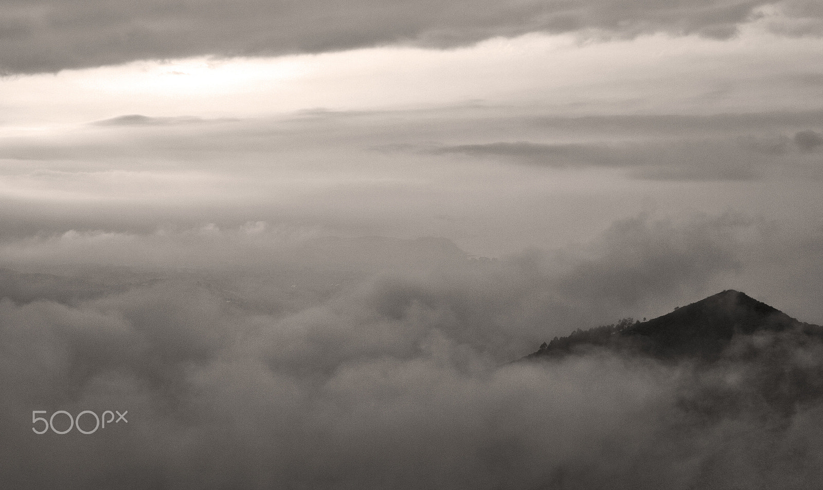 Canon EOS 50D + Canon EF 28mm F1.8 USM sample photo. El fito photography