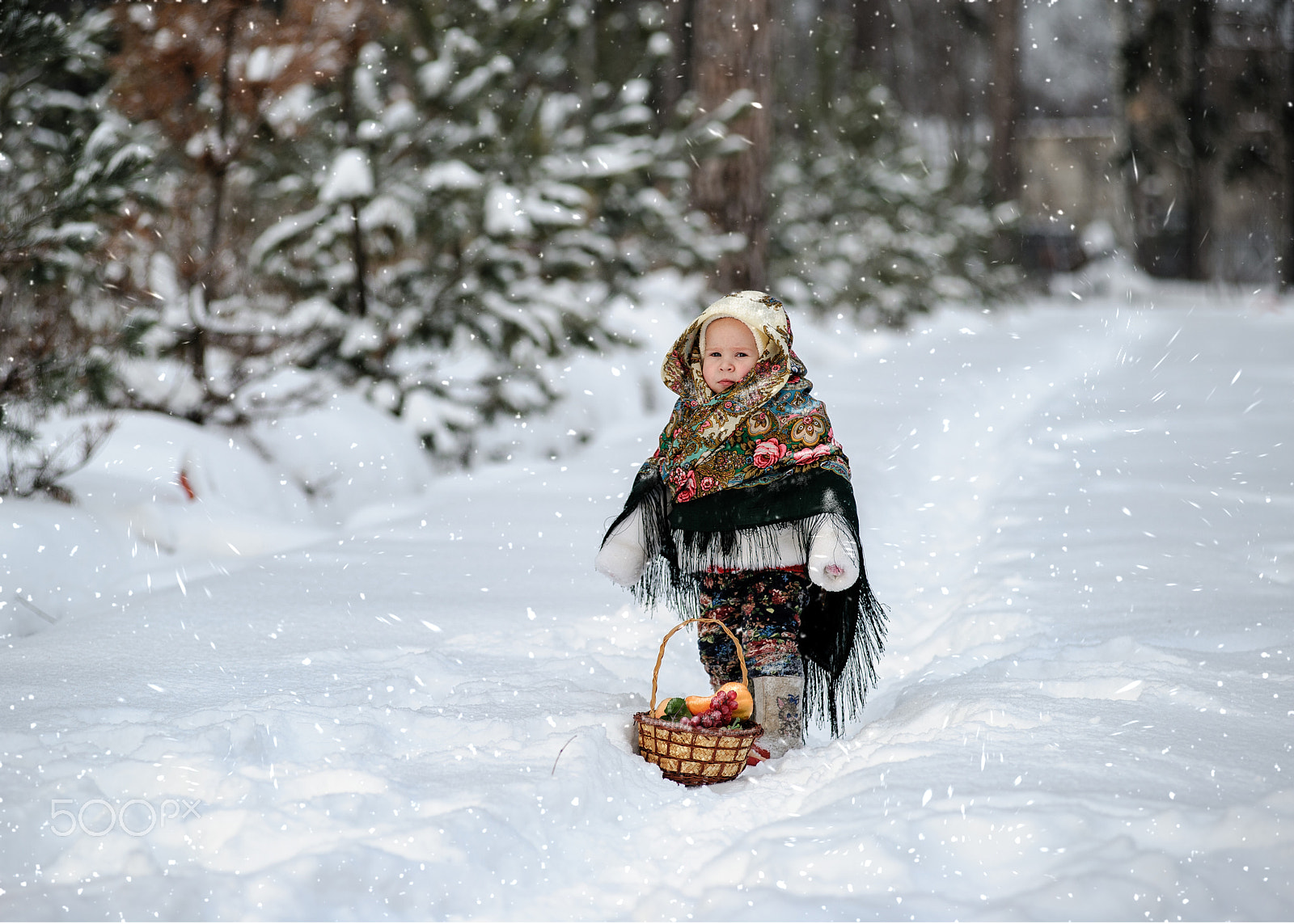 AF Zoom-Nikkor 80-200mm f/2.8 ED sample photo. Девочка и лес photography