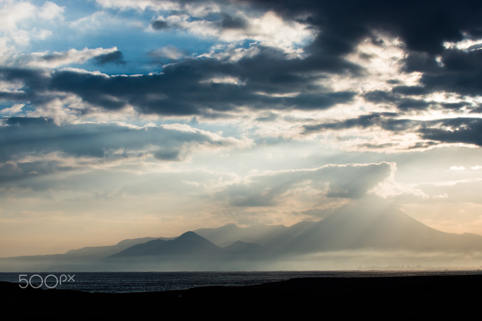 Sigma 18-250mm F3.5-6.3 DC OS HSM sample photo. Beginning of a new day (mt.daisen tottori japan) photography