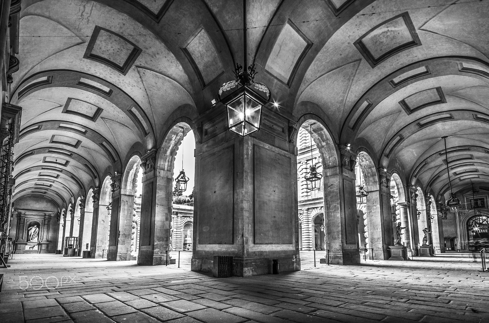 Canon TS-E 17mm F4L Tilt-Shift sample photo. Black and white architecture in italy photography