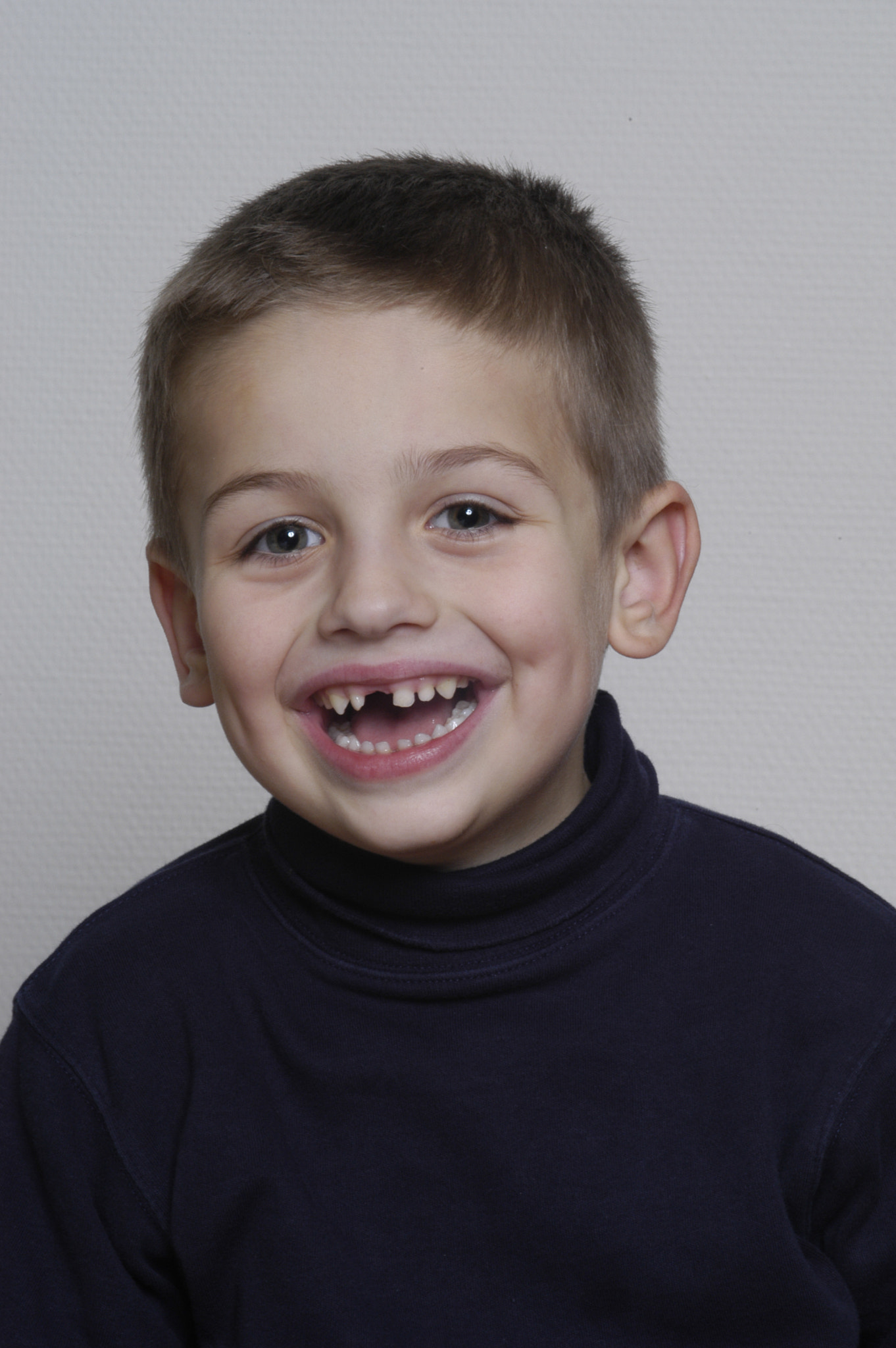 Sigma 105mm F2.8 EX DG Macro sample photo. Kids through 5 years photography