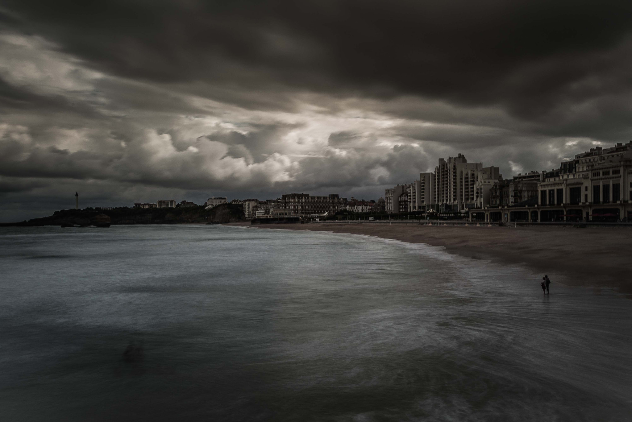 Nikon D700 + Nikon AF-S Nikkor 24mm F1.4G ED sample photo. Biarritz photography