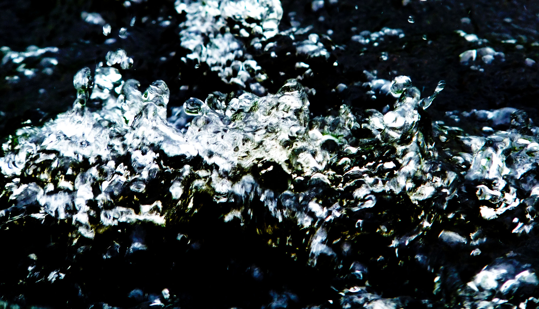 Fujifilm FinePix F600 EXR sample photo. Water frothing in a stream photography