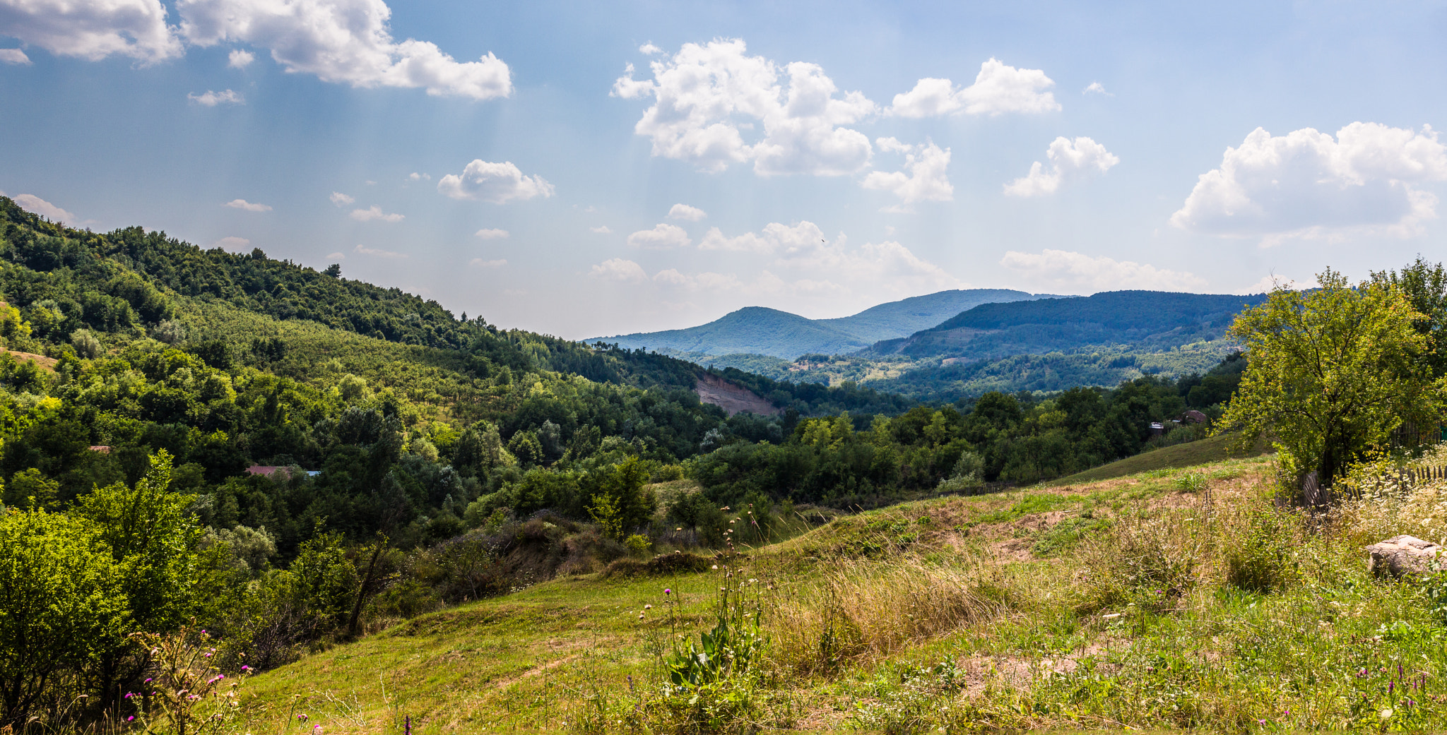 Canon EOS 650D (EOS Rebel T4i / EOS Kiss X6i) + Sigma 24-70mm F2.8 EX DG Macro sample photo. Carpathian landscape photography