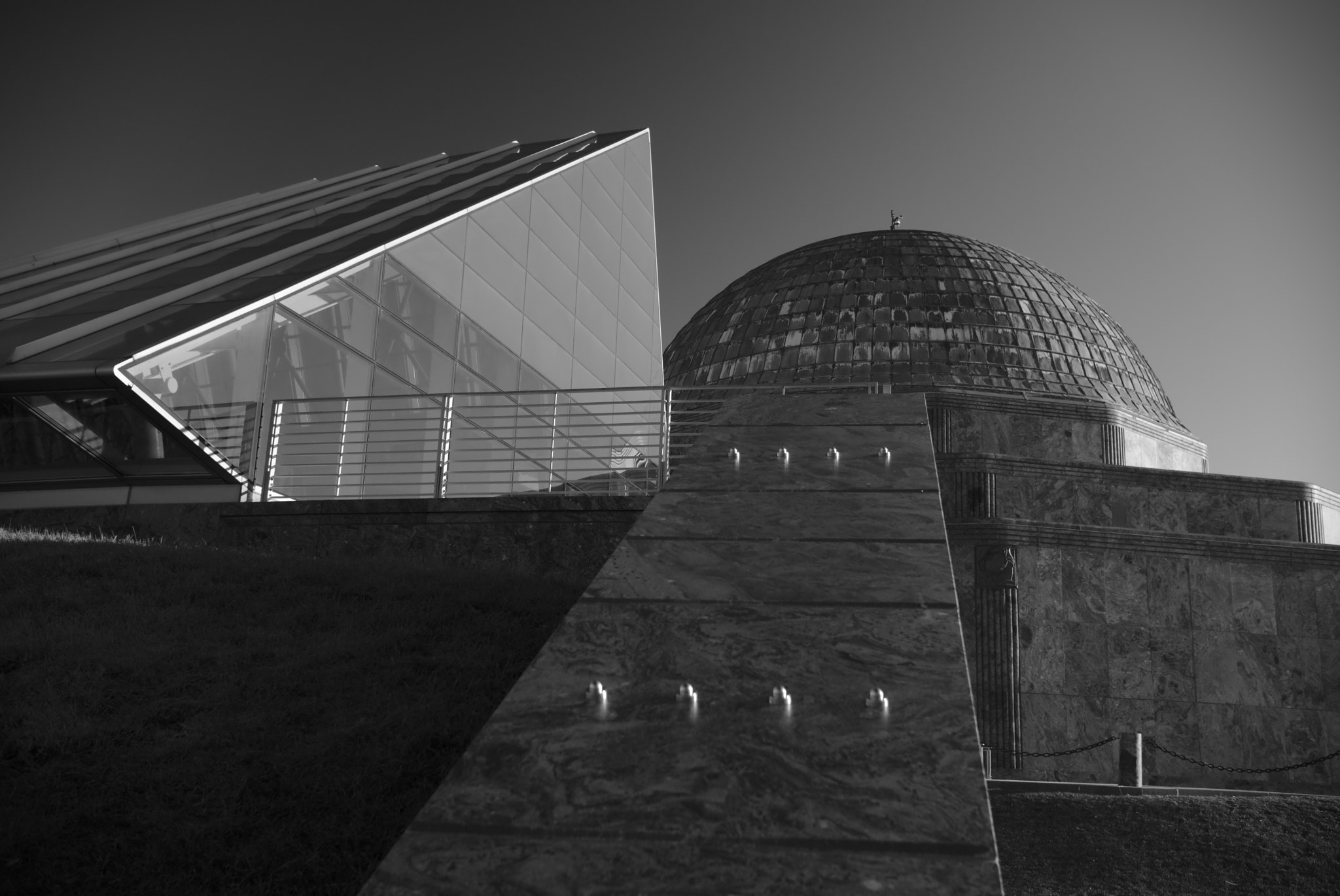Sony Alpha NEX-7 + Sony Sonnar T* E 24mm F1.8 ZA sample photo. Adler planetarium photography