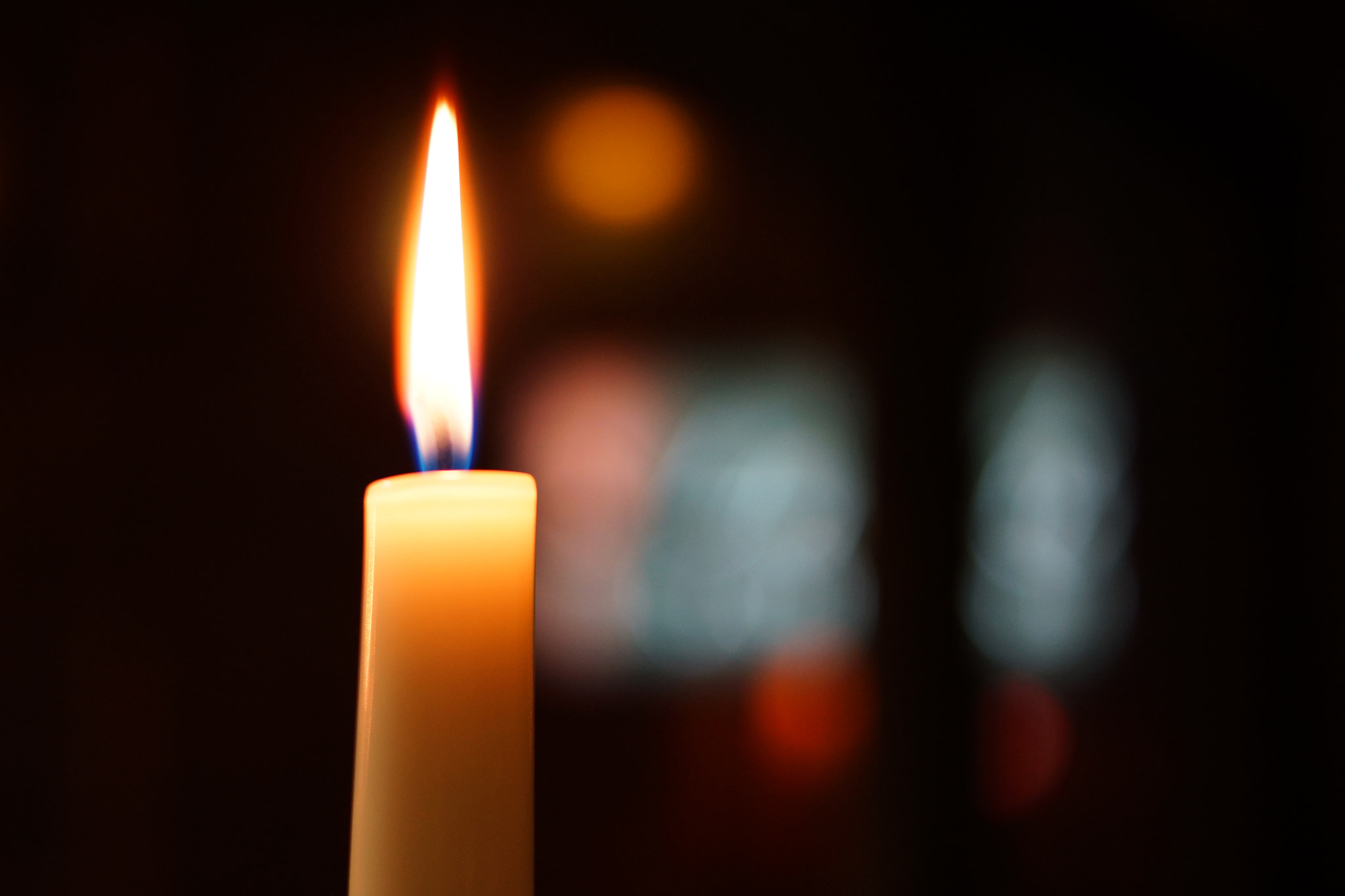 Sony SLT-A77 + Sony DT 35mm F1.8 SAM sample photo. Burning candle photography