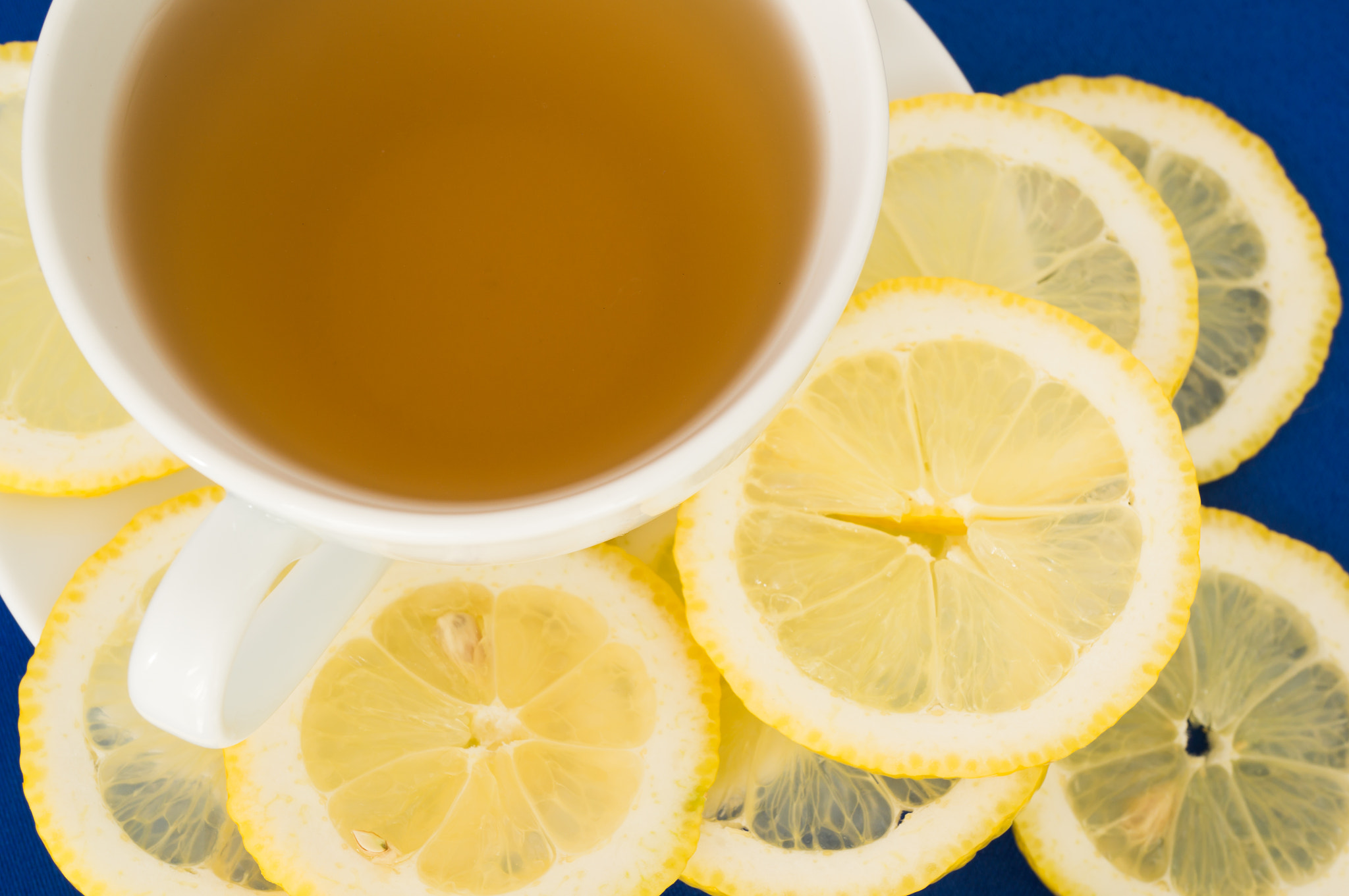 Sony Alpha NEX-6 + Sony E 30mm F3.5 Macro sample photo. Lemon tea photography