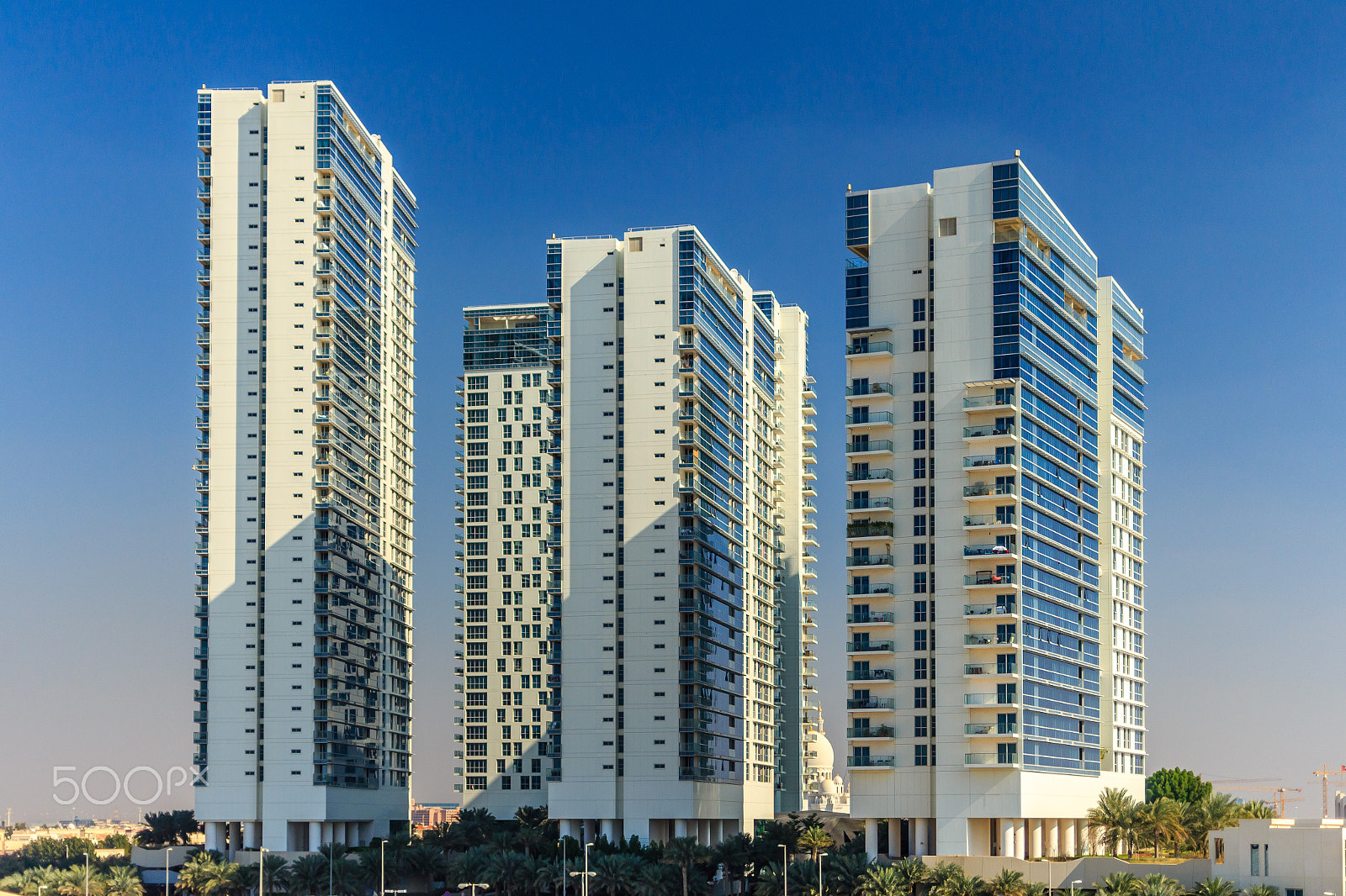 Canon EOS 650D (EOS Rebel T4i / EOS Kiss X6i) sample photo. Blue skies over rihan heights towers photography