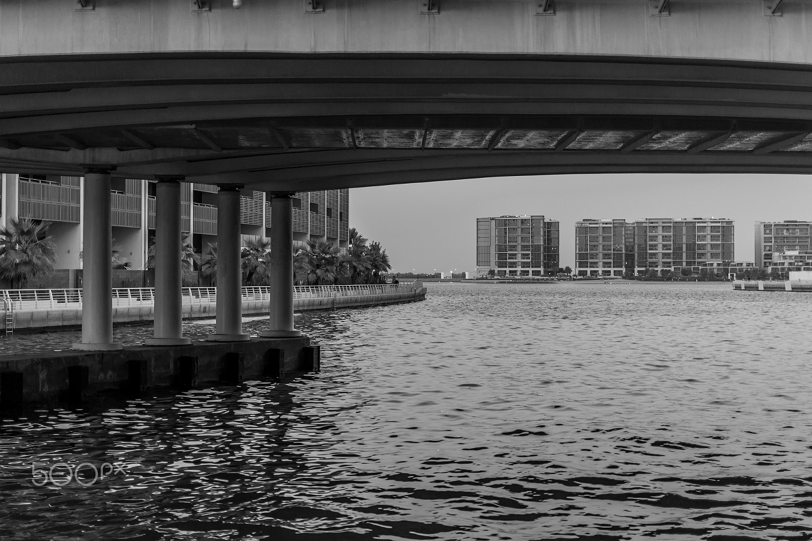Canon EOS 650D (EOS Rebel T4i / EOS Kiss X6i) + Canon EF 35mm F2 IS USM sample photo. Bridge over canal at al muneera photography