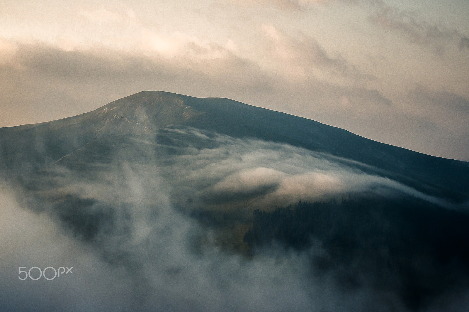 Pentax K-x sample photo. Mount petrimanu (1917 m) photography