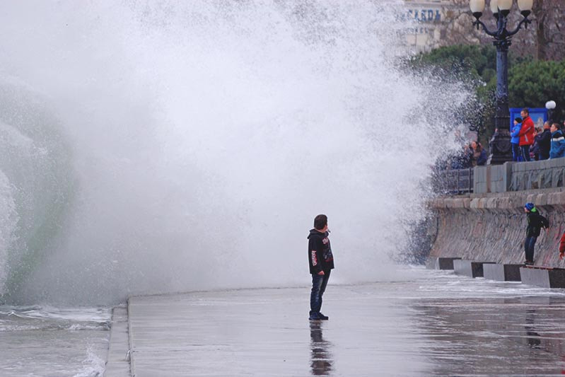Sigma 70-300mm F4-5.6 APO DG Macro sample photo. Yalta storm / Шторм в Ялте photography