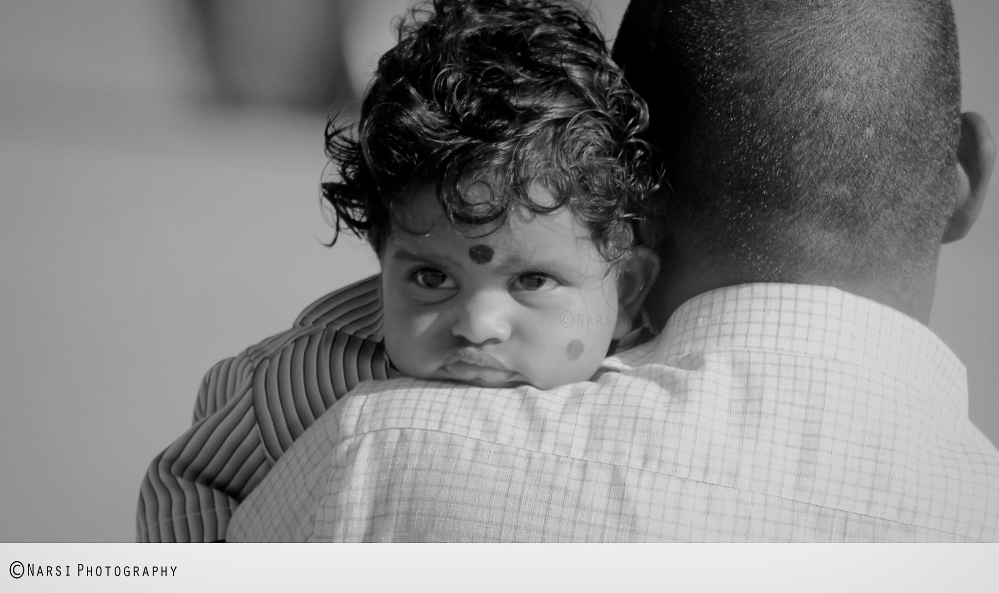 Canon EF 75-300mm f/4-5.6 USM sample photo. Up on daddy's shoulder, i'm the strongest kid photography