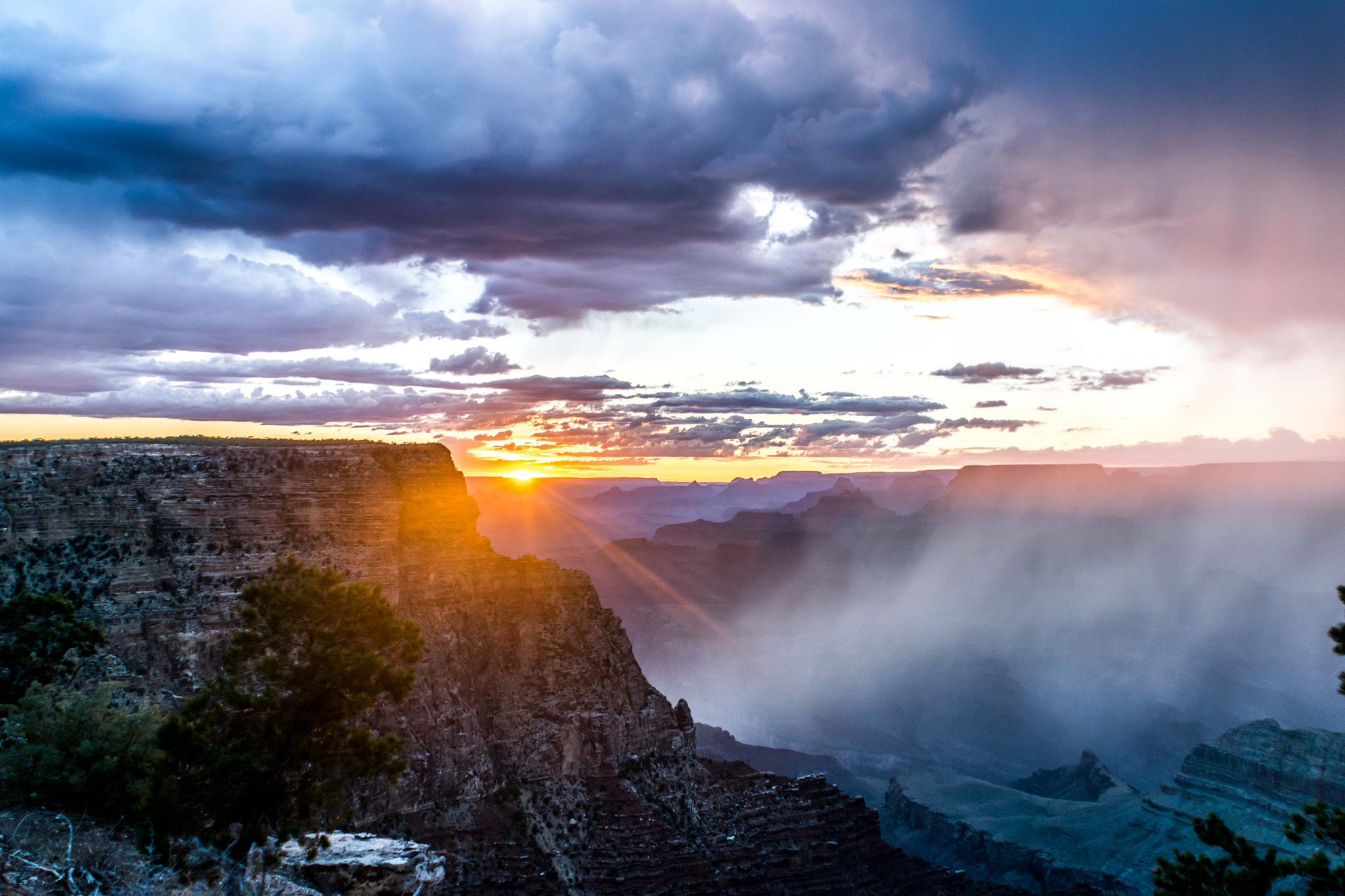 Nikon D5300 + Nikon AF Nikkor 20mm F2.8D sample photo. Sunset and rain photography