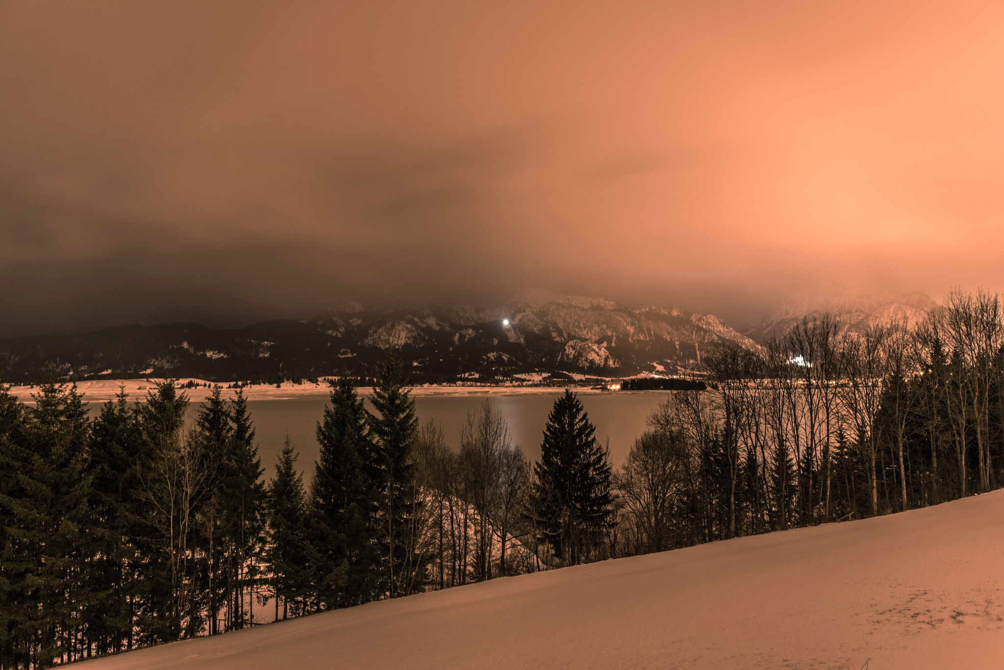 Nikon AF-S Nikkor 200-400mm F4G ED-IF VR sample photo. Lake forggensee photography