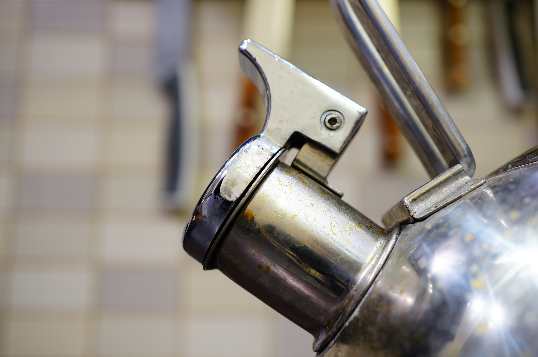 Sony Alpha NEX-6 + Sony E 30mm F3.5 Macro sample photo. Water boiler photography