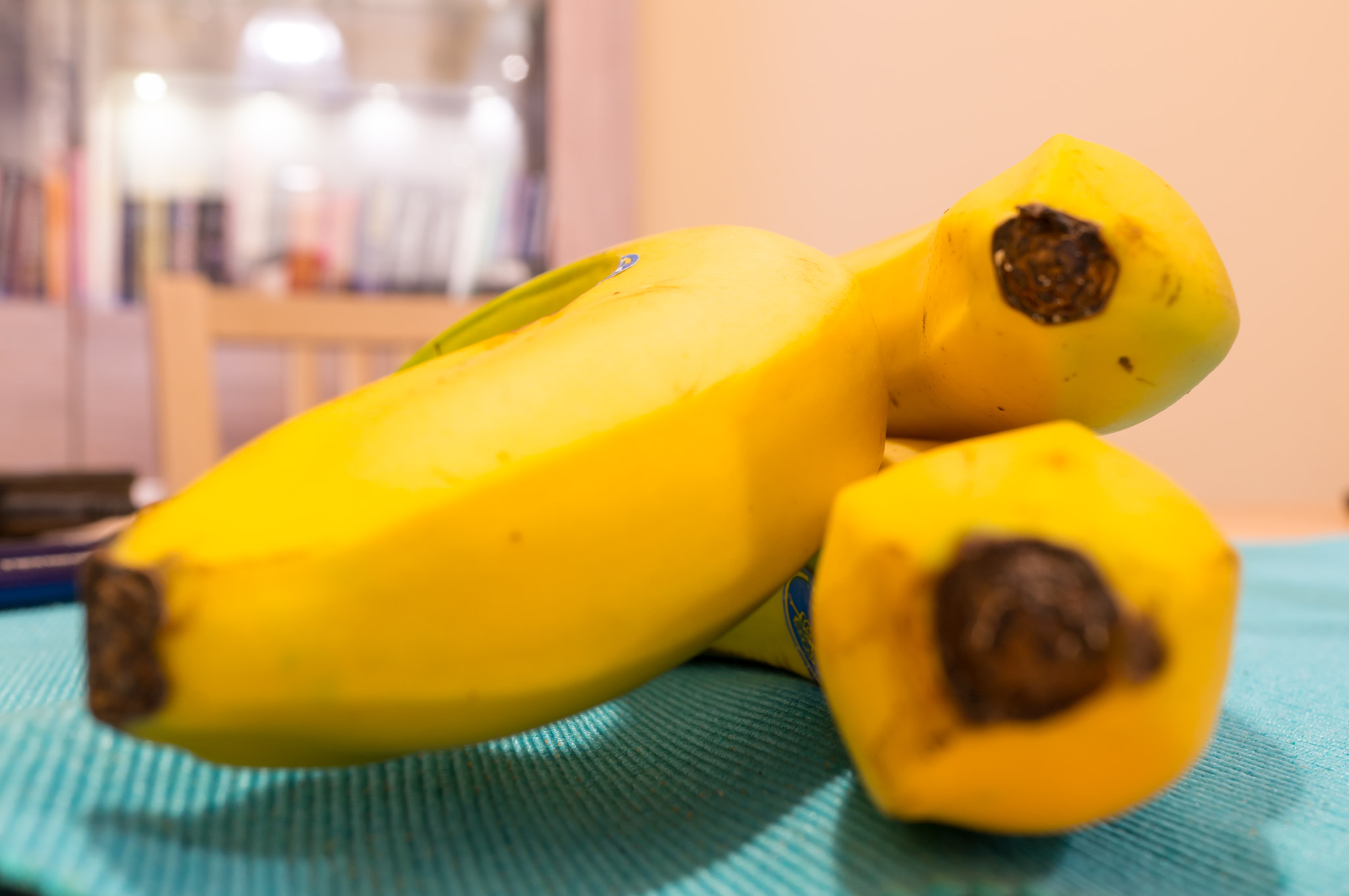Sony Alpha NEX-6 + Sony E 30mm F3.5 Macro sample photo. Three fresh bananas photography