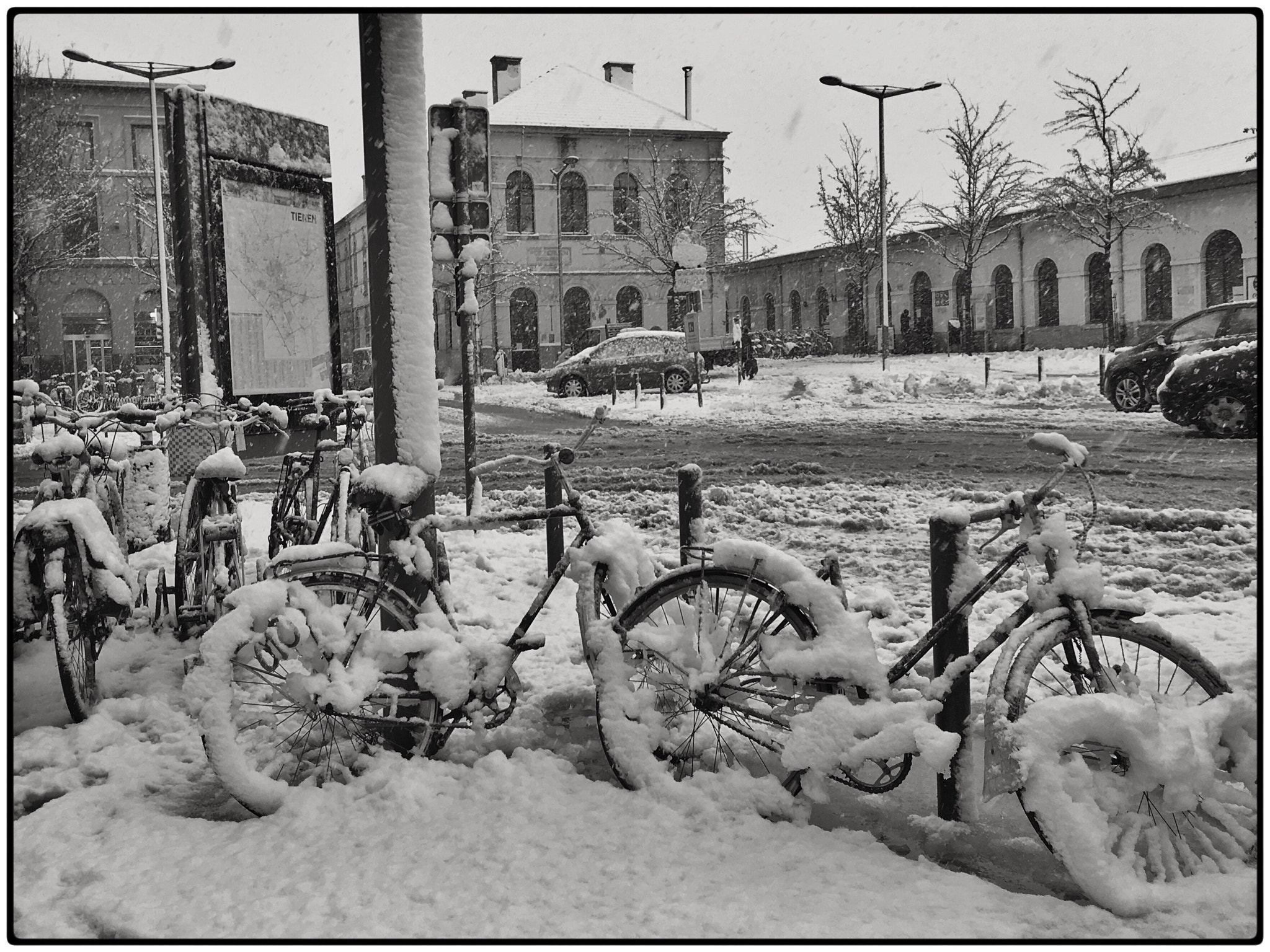 Jag.gr 645 PRO Mk III for iOS sample photo. Snow in tienen 2 - belgium photography