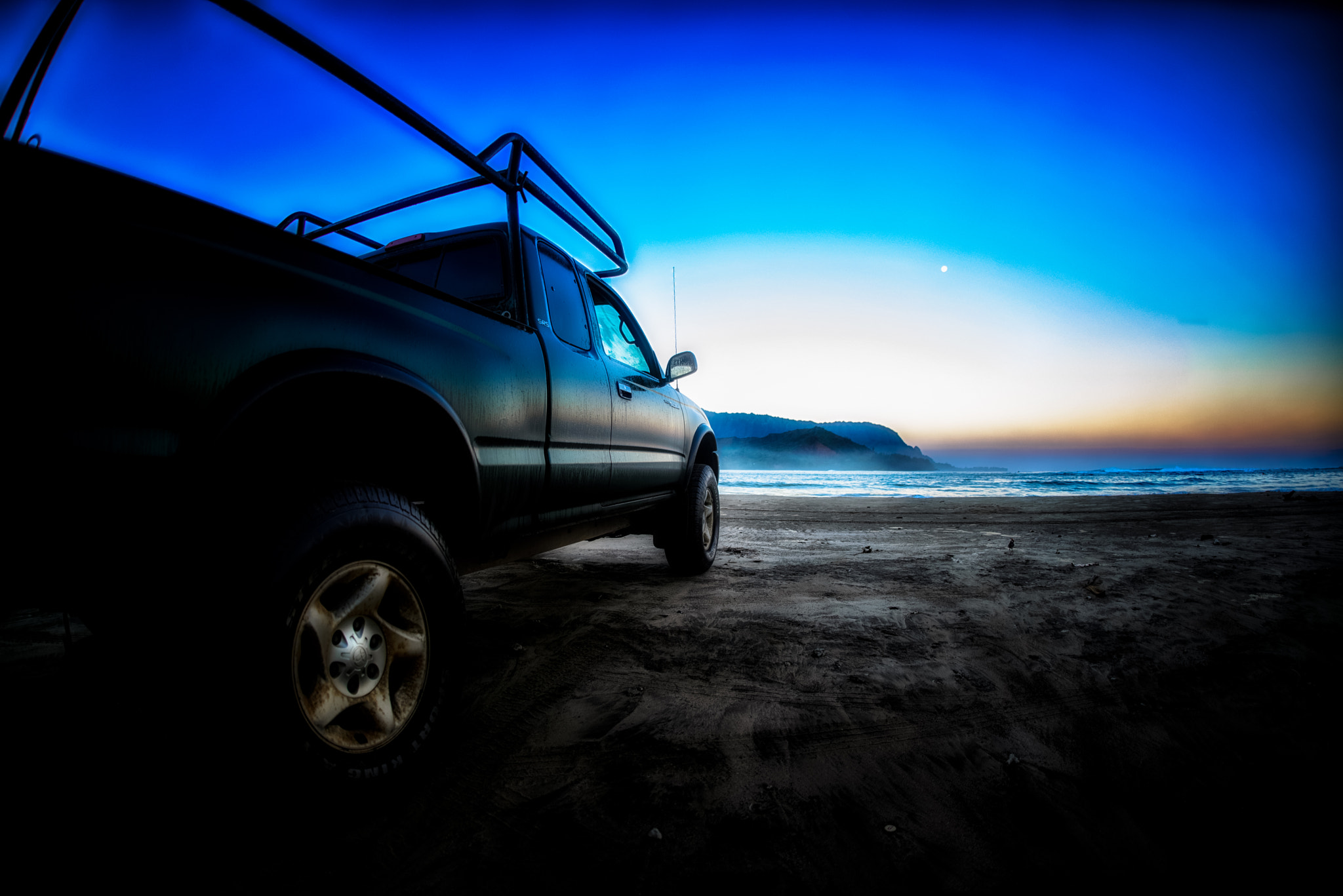 Sigma 15mm F2.8 EX DG Diagonal Fisheye sample photo. Colors of hawaii. photography