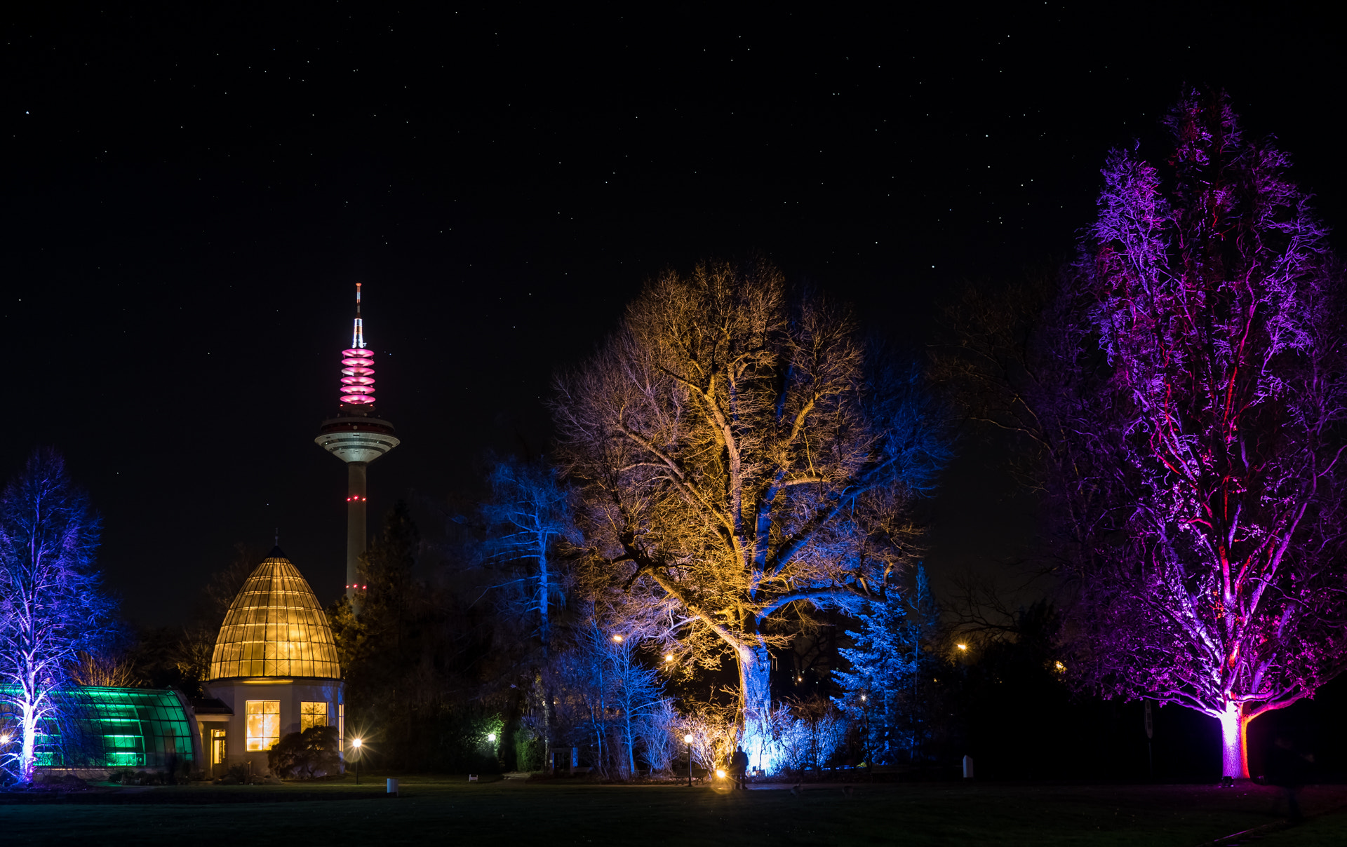 Panasonic Lumix DMC-GH4 + Panasonic Lumix G 20mm F1.7 ASPH sample photo. Frankfurt winter lights photography