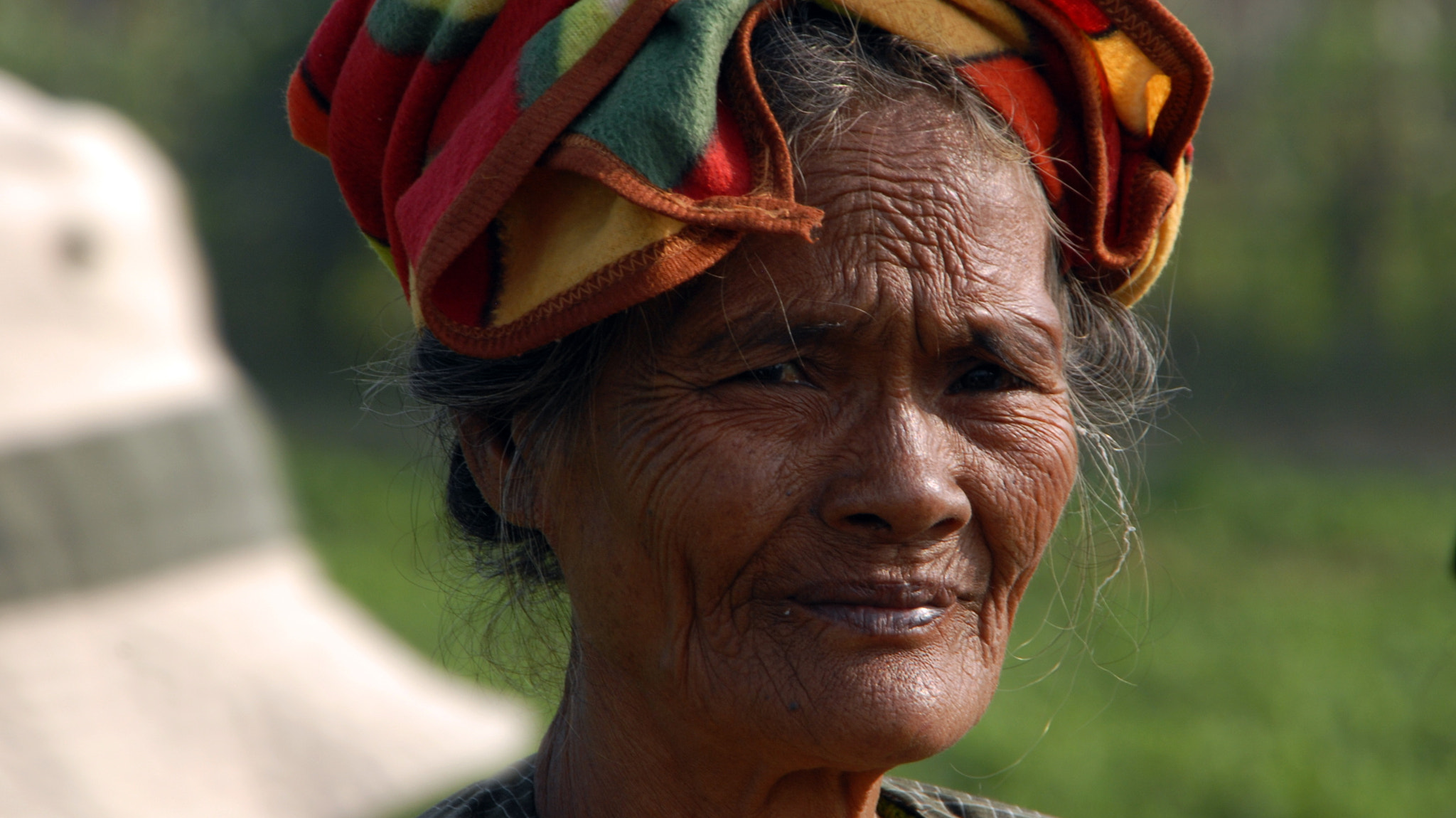 Sigma 18-250mm F3.5-6.3 DC OS HSM sample photo. Frauen in myanmar 1 photography