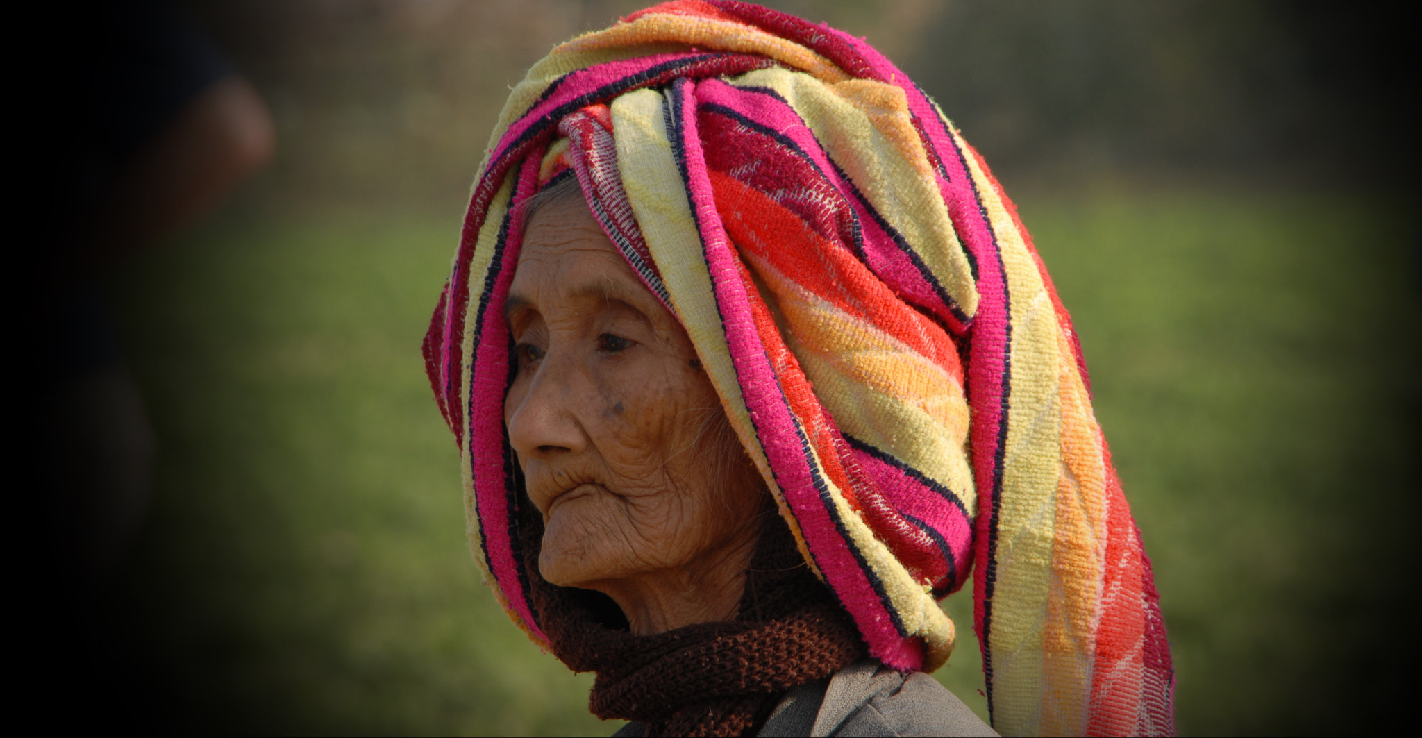 Sigma 18-250mm F3.5-6.3 DC OS HSM sample photo. Frauen in myanmar 2 photography