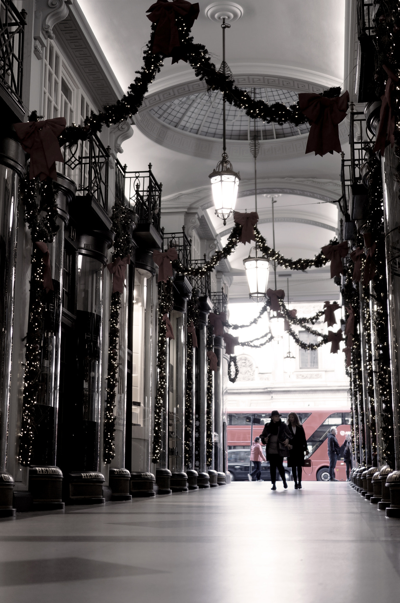 Sony E 35mm F1.8 OSS sample photo. Deck the halls photography