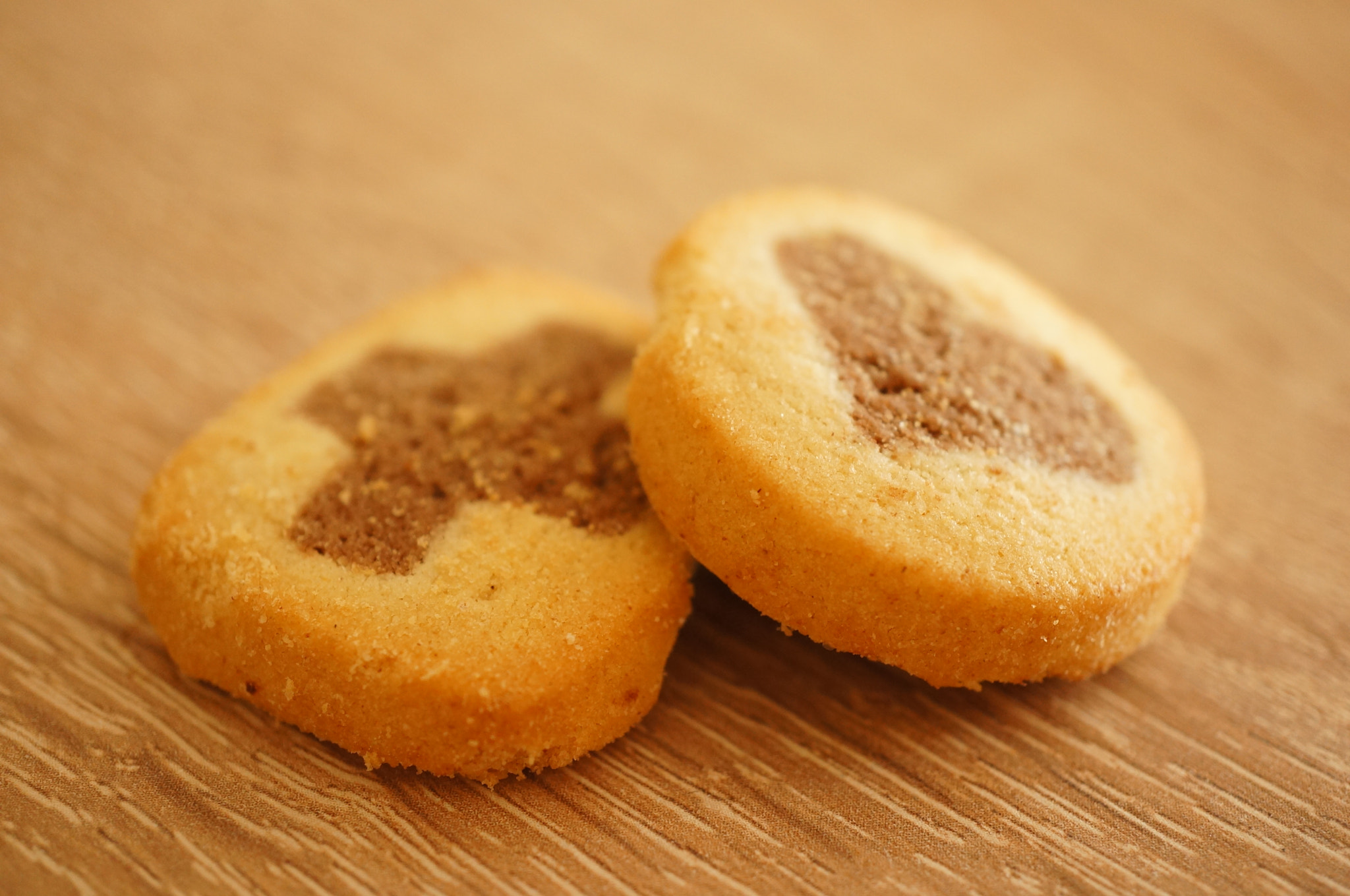 Sony Alpha NEX-5N + Sony E 30mm F3.5 Macro sample photo. Two cookies photography