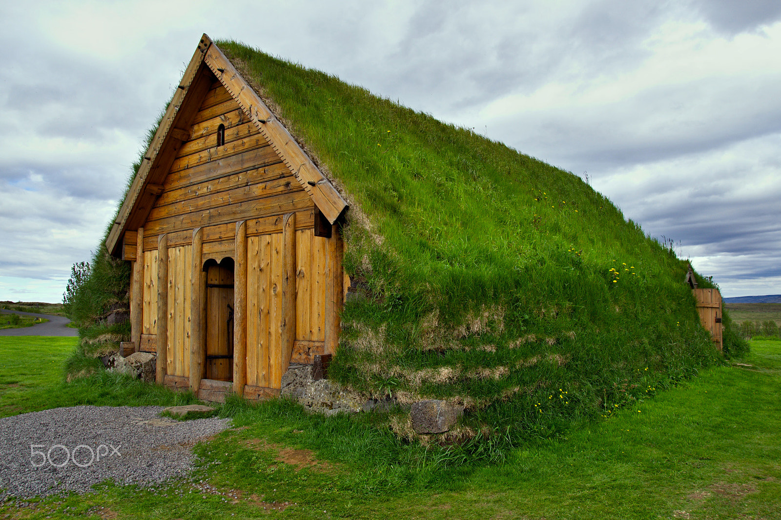 Nikon D3100 + 18.00 - 105.00 mm f/3.5 - 5.6 sample photo. Iceland architecture(2) photography