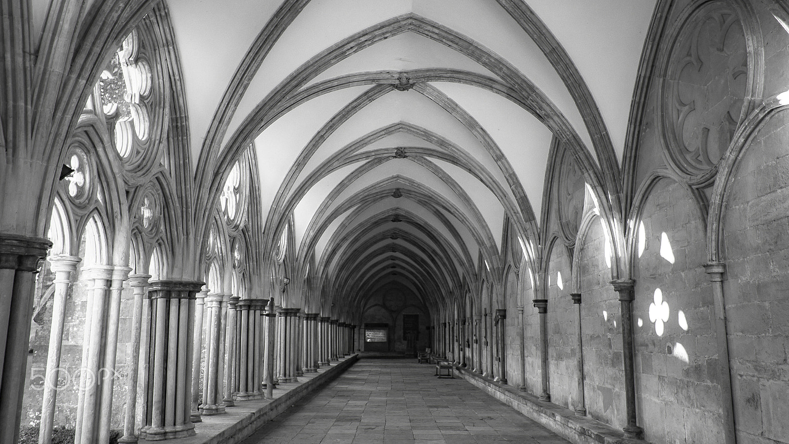 Canon EF-S 10-18mm F4.5–5.6 IS STM sample photo. Cloisters in black and white photography