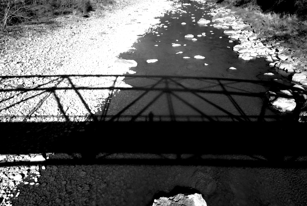 Nikon D40X sample photo. On the bridge photography