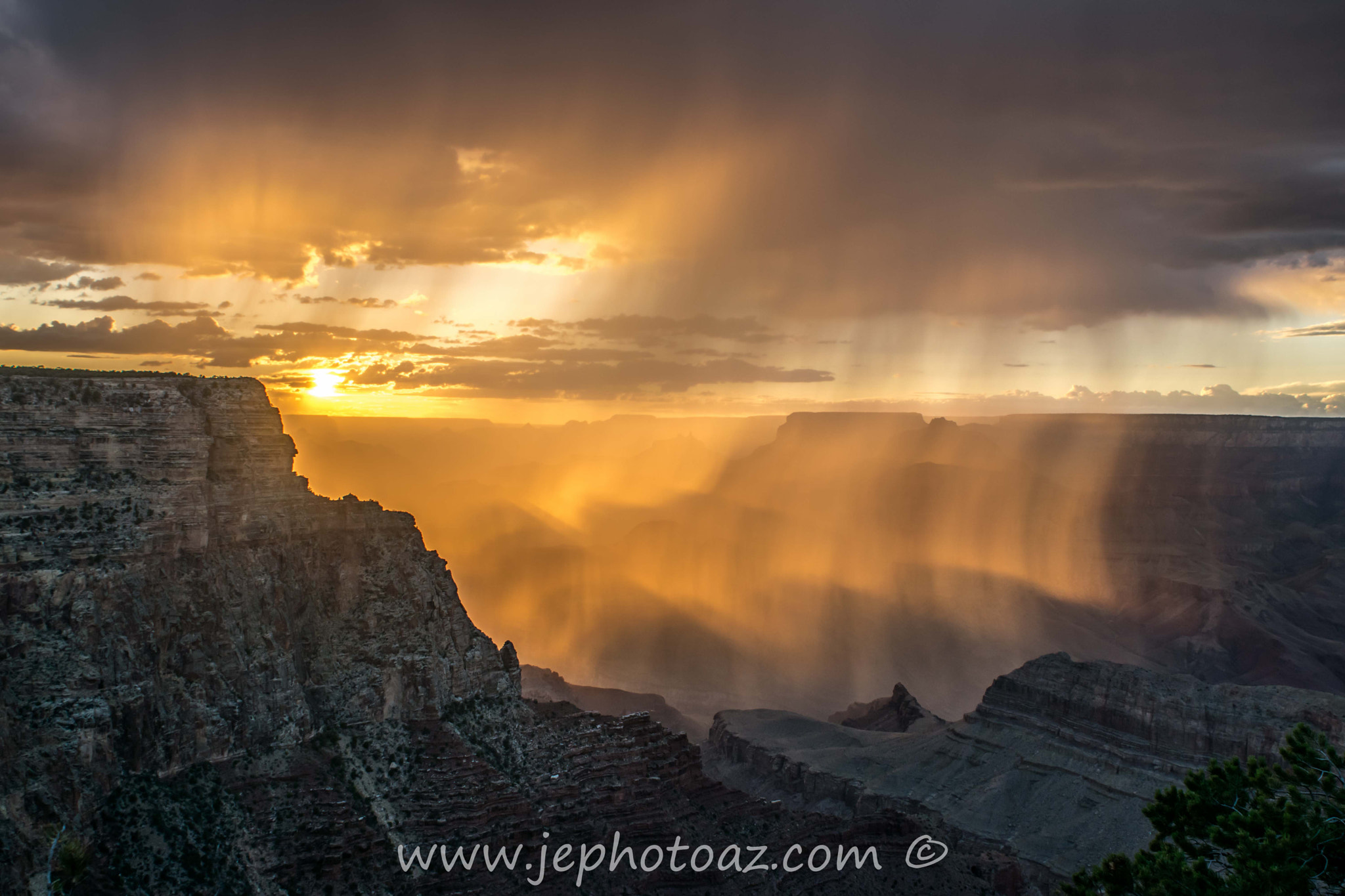 Nikon D5300 + Nikon AF Nikkor 20mm F2.8D sample photo. Sunset rain photography