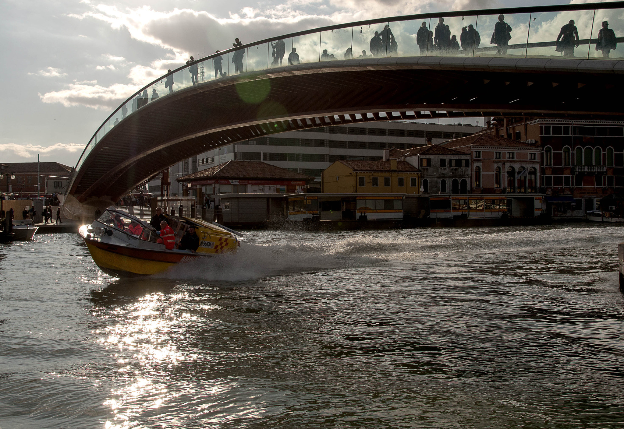 Nikon PC-E Nikkor 24mm F3.5D ED Tilt-Shift sample photo. Ambulance at high speed, city venice photography