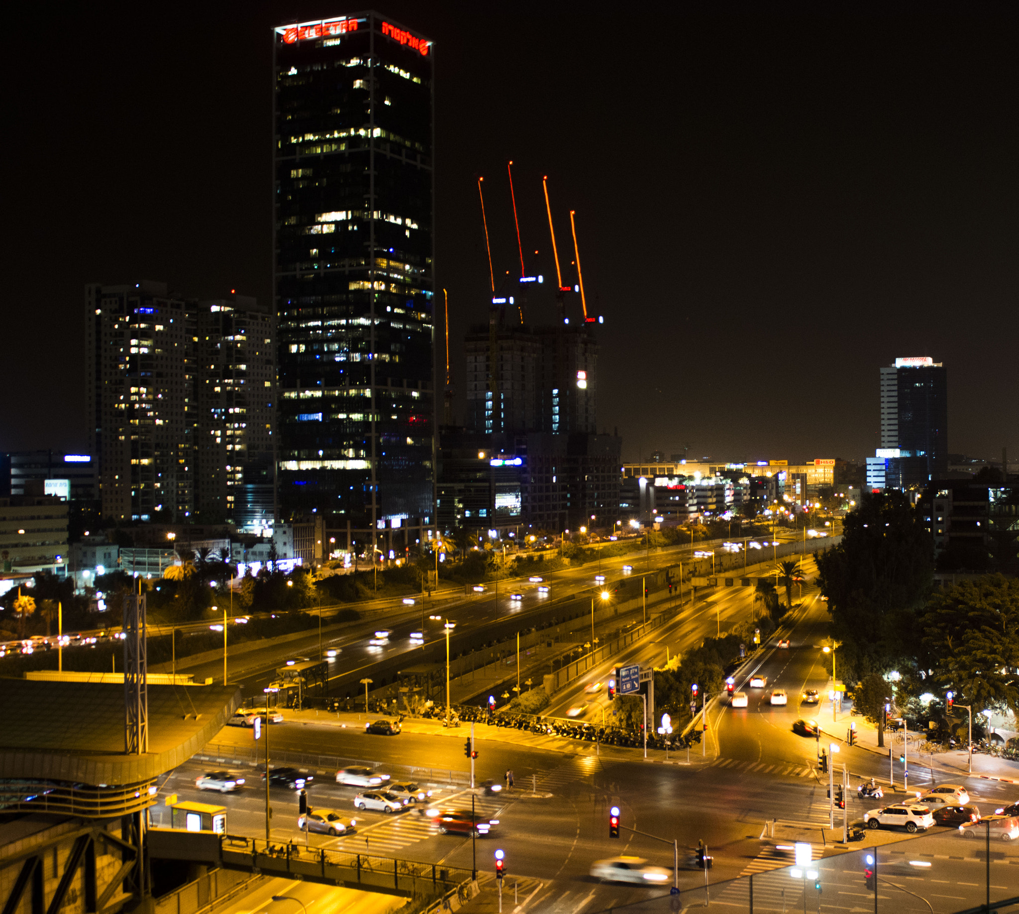 Nikon D7200 + Sigma 24-70mm F2.8 EX DG Macro sample photo. Tel aviv night photography