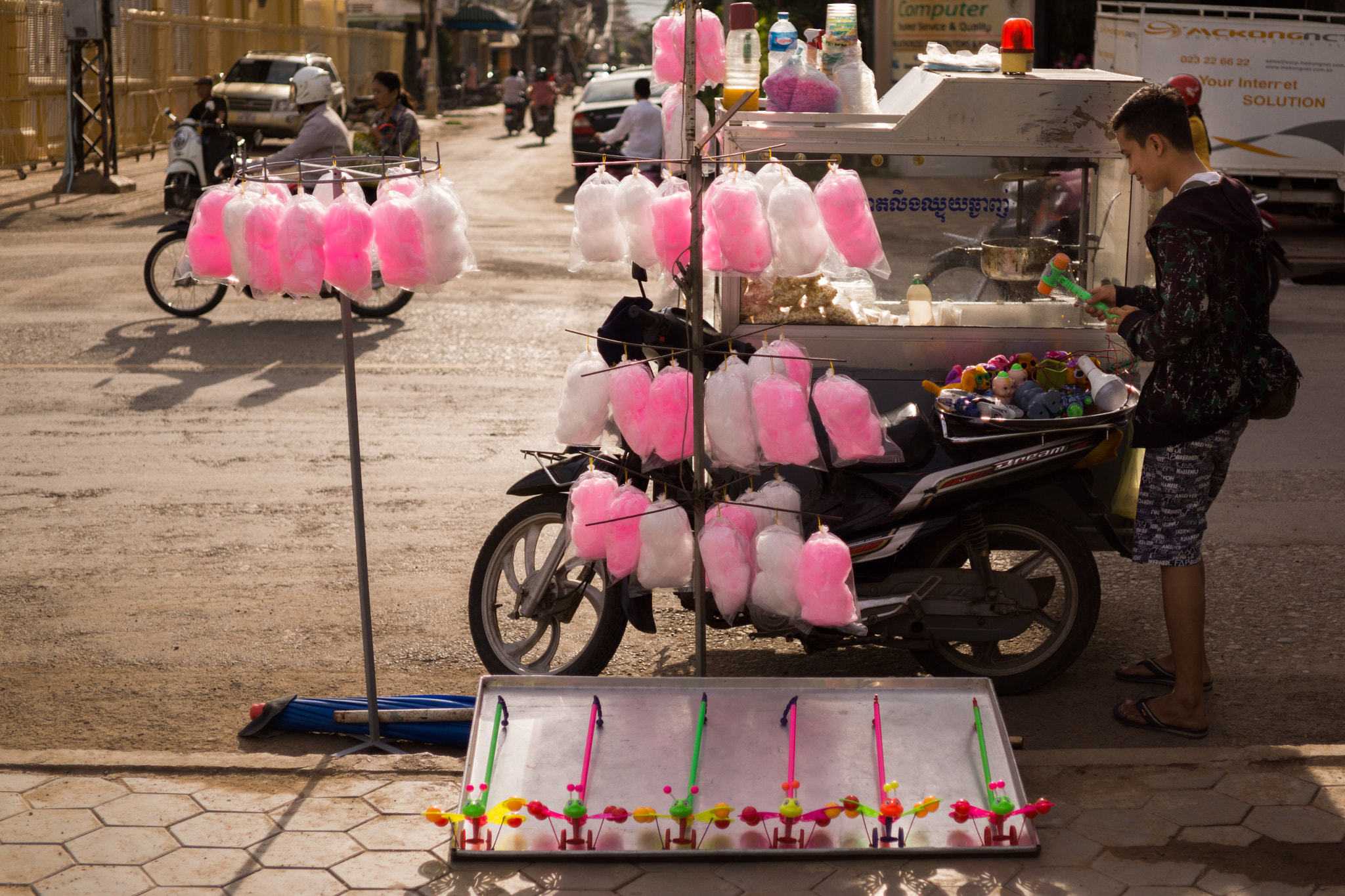 E 32mm F1.8 sample photo. Cotton candy photography
