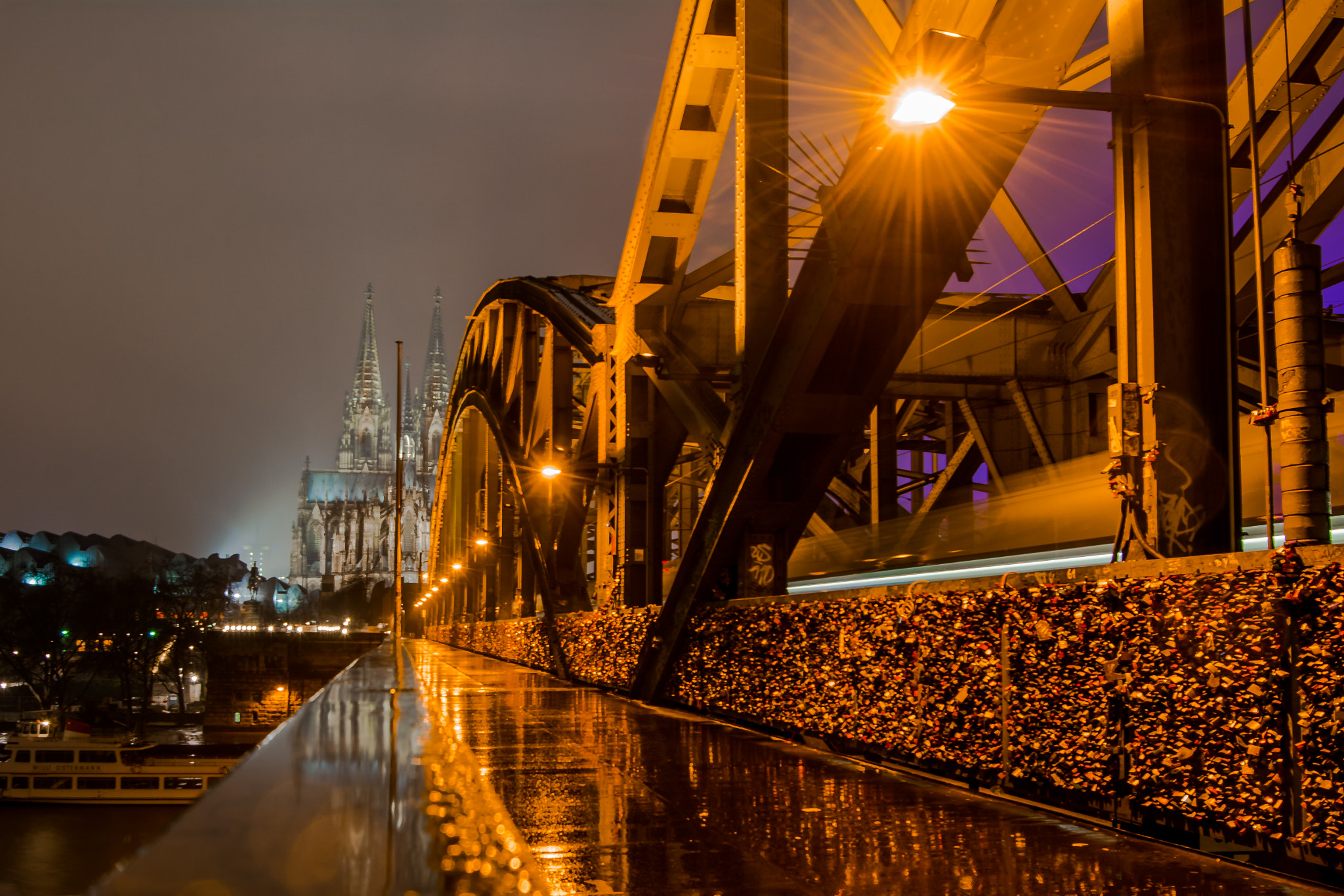 Nikon AF-S Nikkor 16-35mm F4G ED VR sample photo. Cologne photography