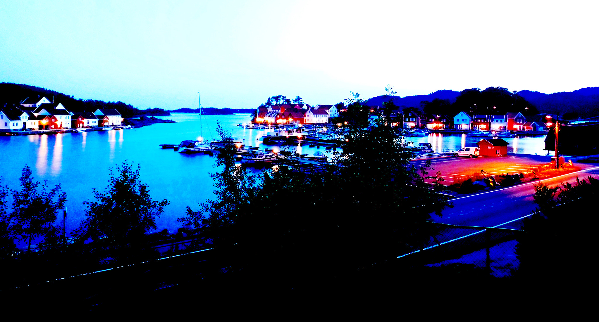 MEDION MD86827 sample photo. Glowing harbour photography
