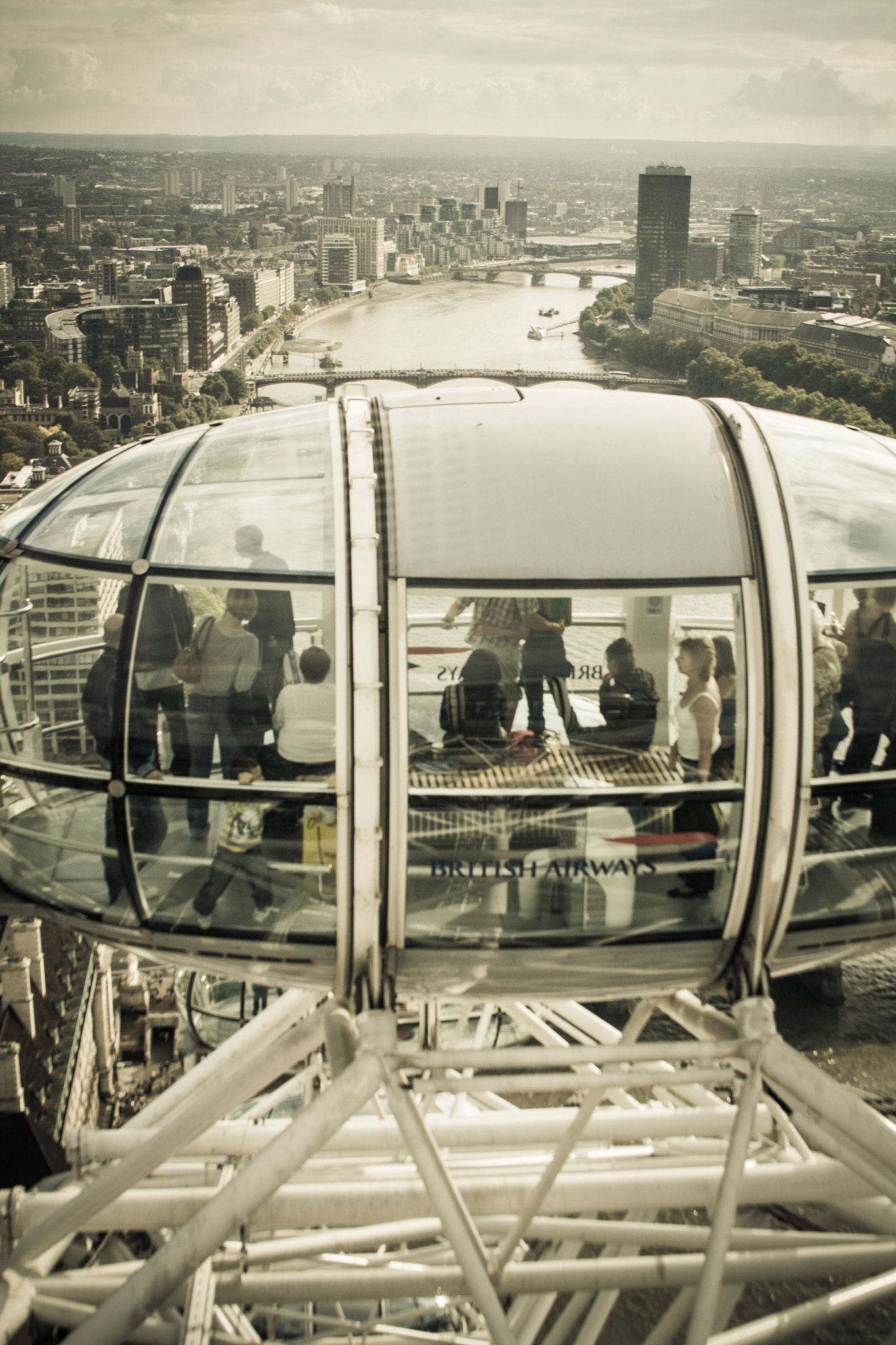 Canon EF 28-135mm F3.5-5.6 IS USM sample photo. Joshua's 1st flight on the london eye photography