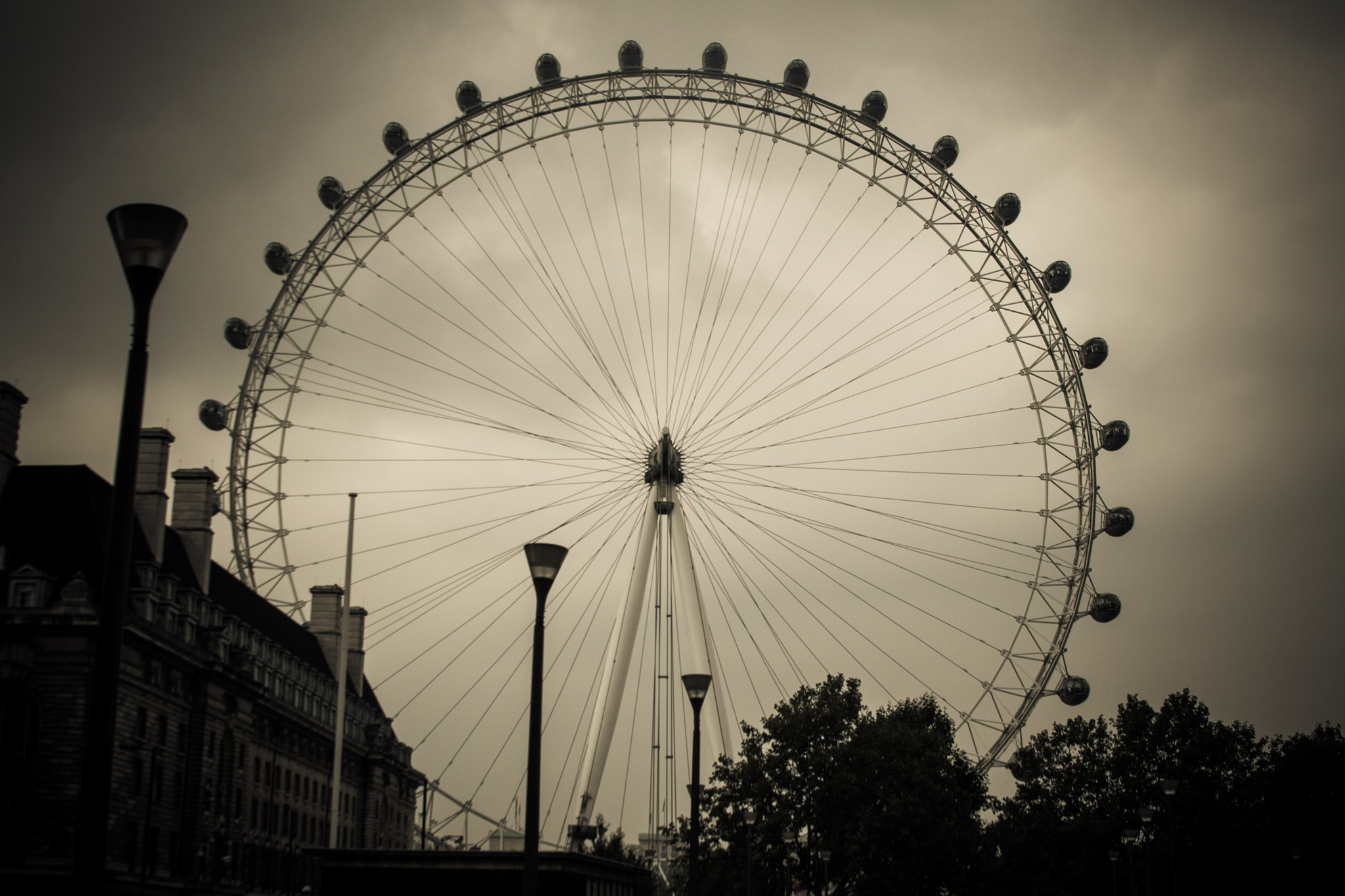 Canon EF 28-135mm F3.5-5.6 IS USM sample photo. The london eye photography