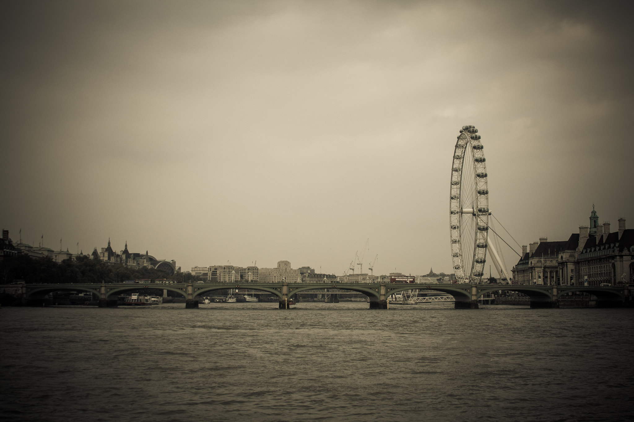 Canon EF 28-135mm F3.5-5.6 IS USM sample photo. The london eye photography