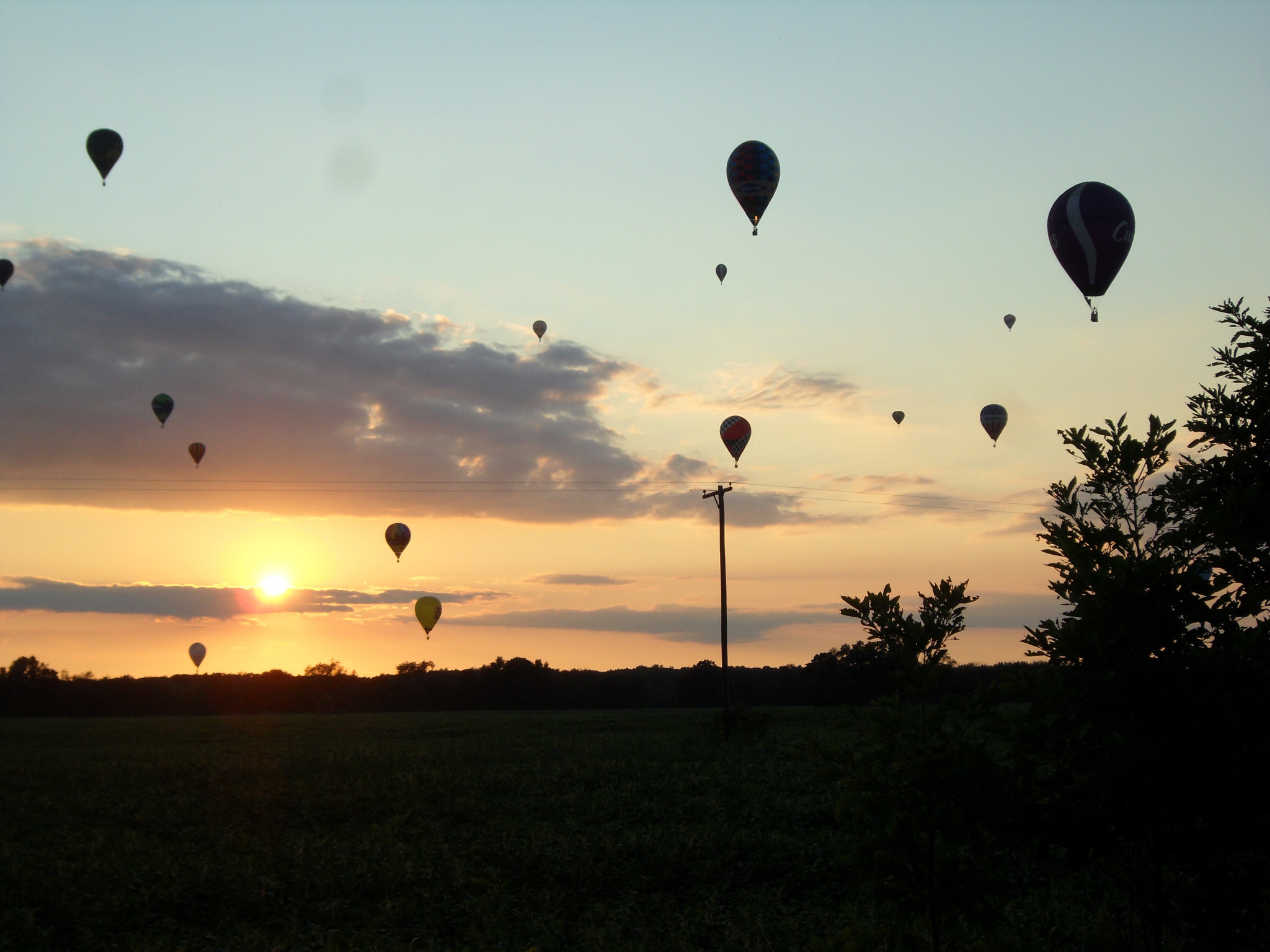 Samsung ST500 /  ST510 / VLUU ST500 /  TL220 sample photo. Sunset ballooning photography