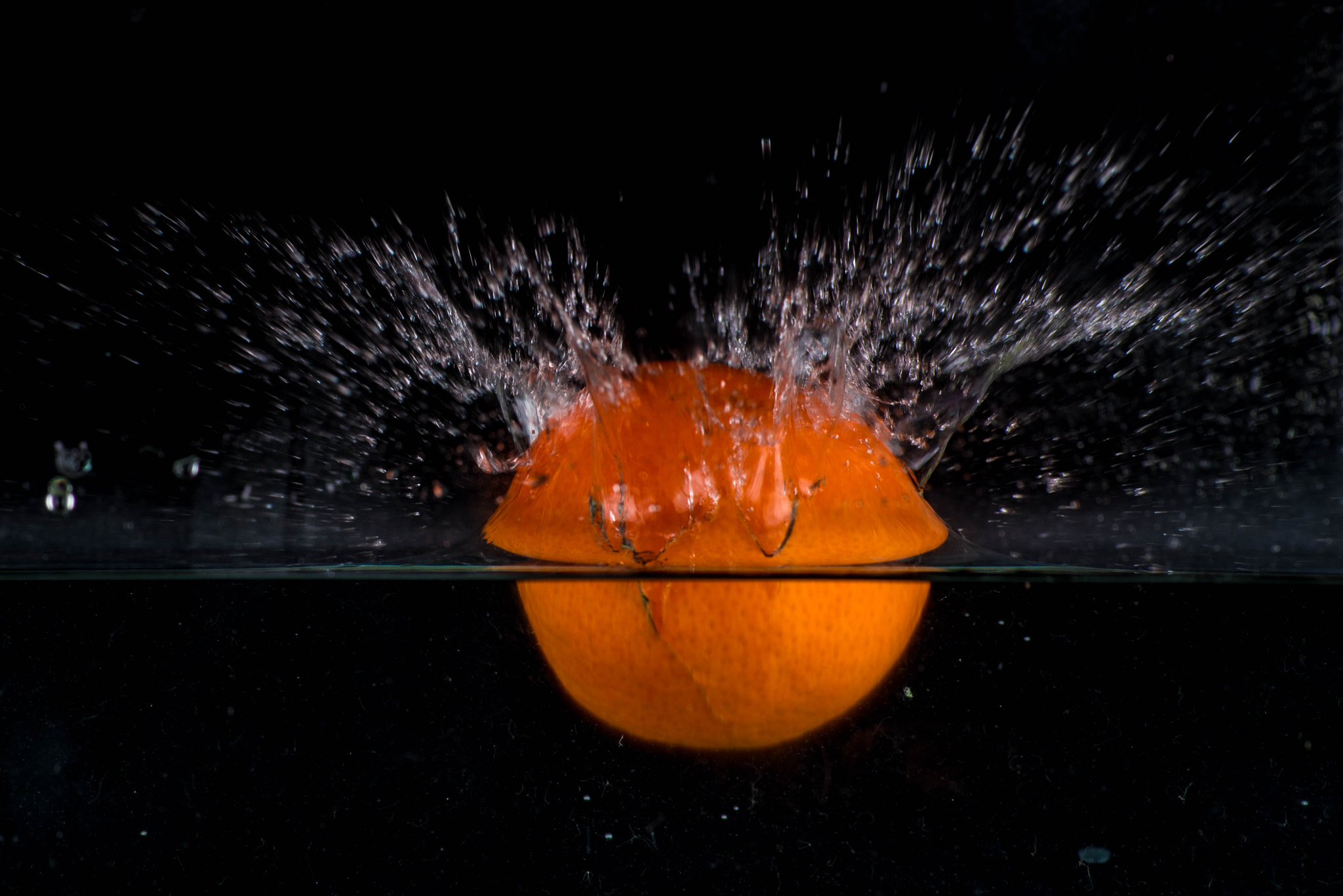 AF Zoom-Nikkor 75-240mm f/4.5-5.6D sample photo. Dip in the water photography