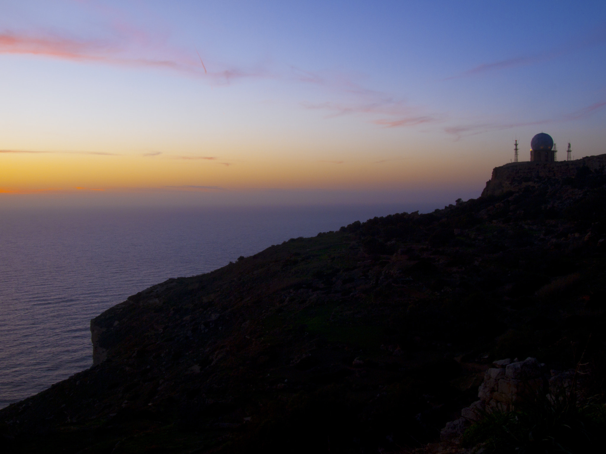 Olympus E-520 (EVOLT E-520) + SIGMA 18-50mm F2.8 DC sample photo. Radar station in dingli photography