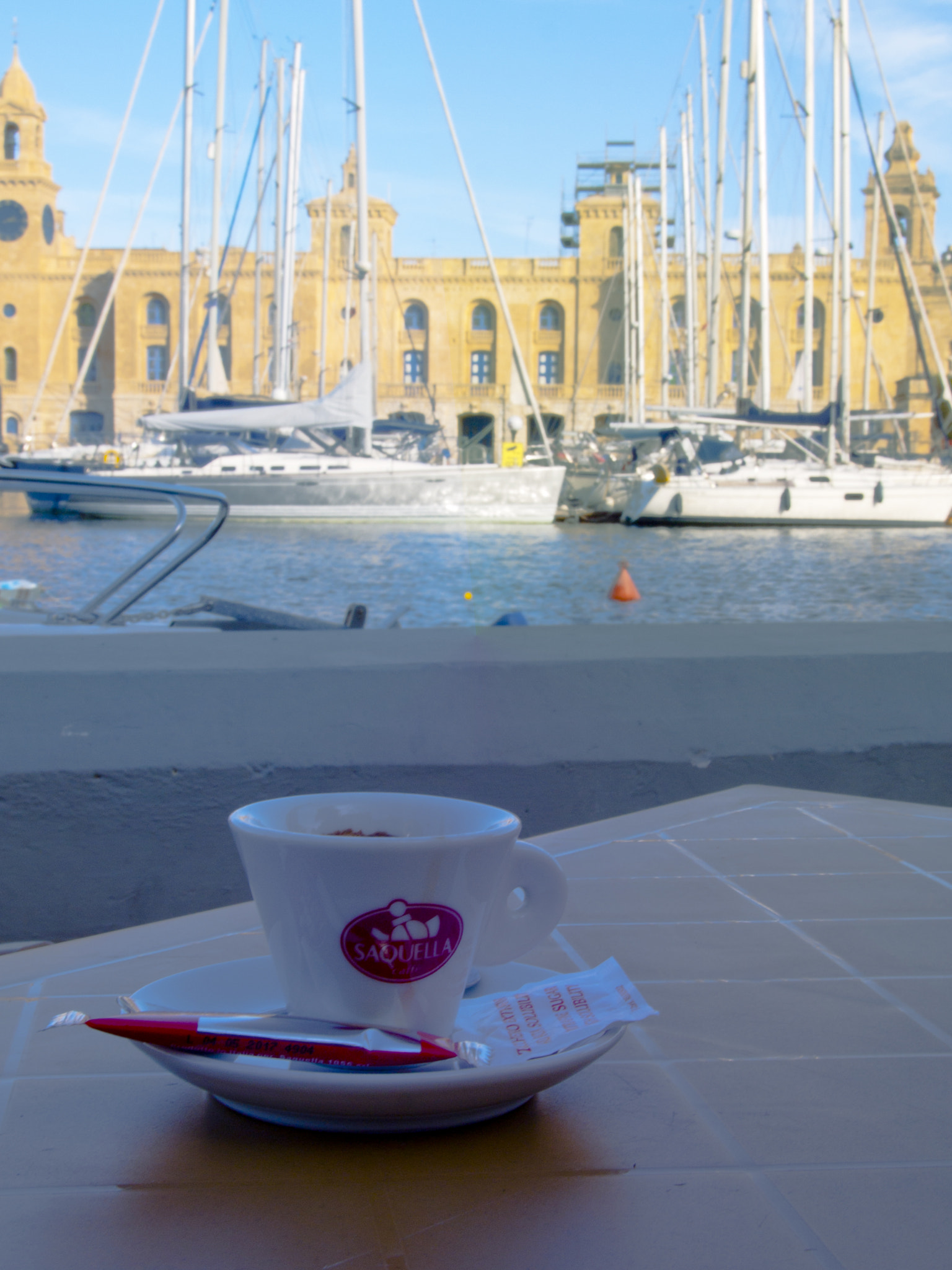Olympus E-520 (EVOLT E-520) + SIGMA 18-50mm F2.8 DC sample photo. Just another cup of coffee photography